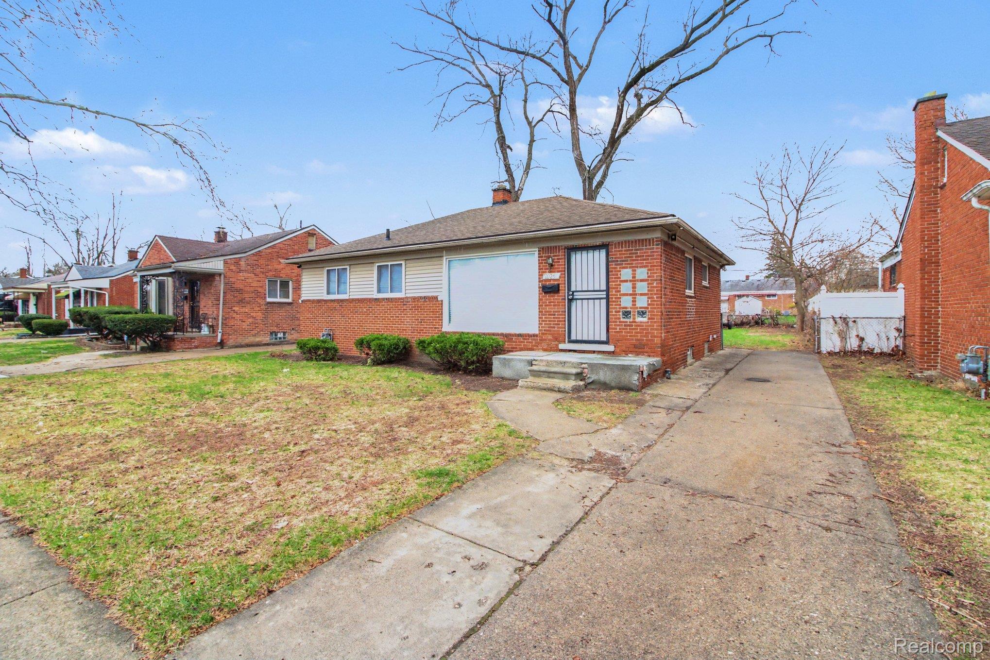 20260 Patton Street Property Photo 3