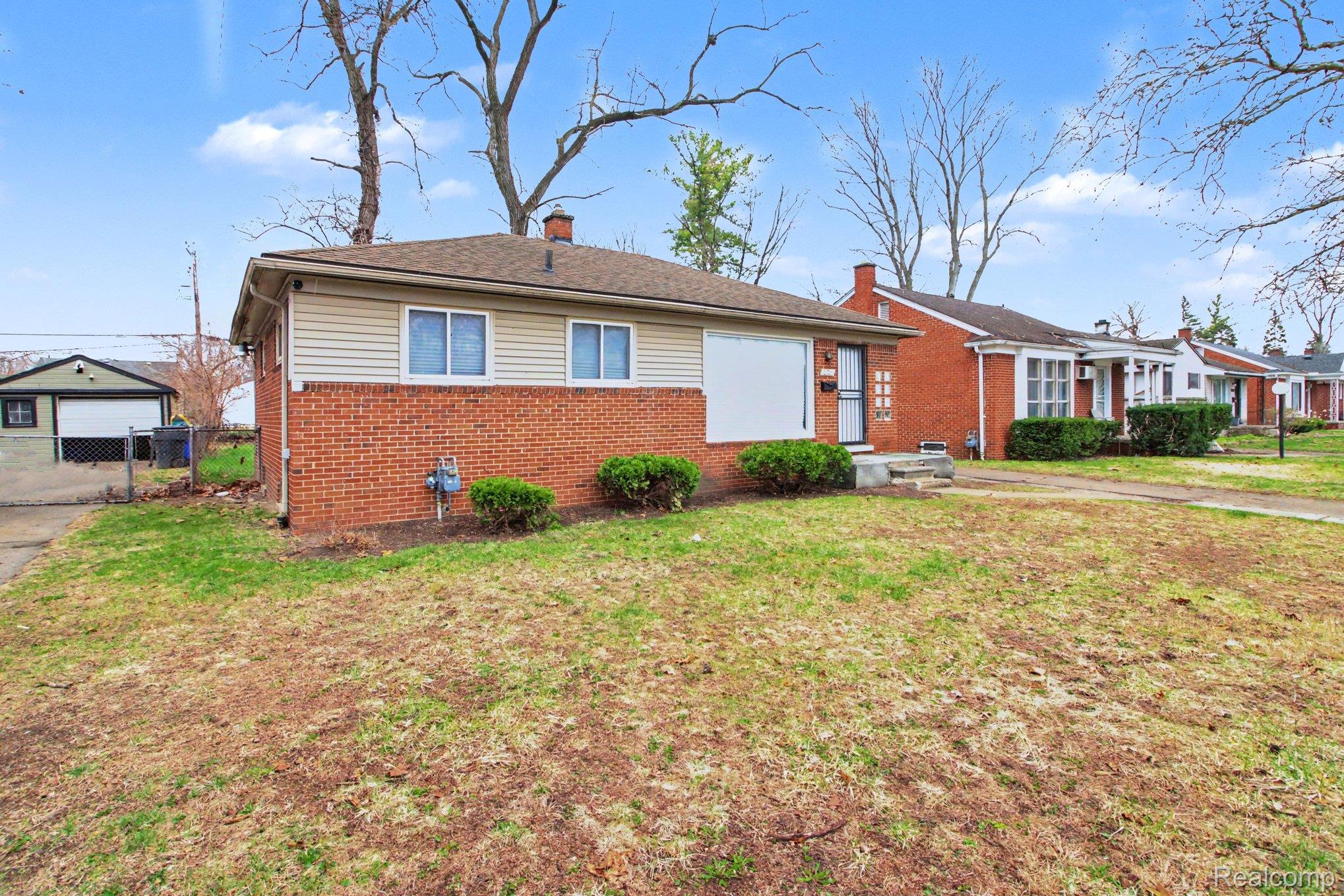 20260 Patton Street Property Photo 4