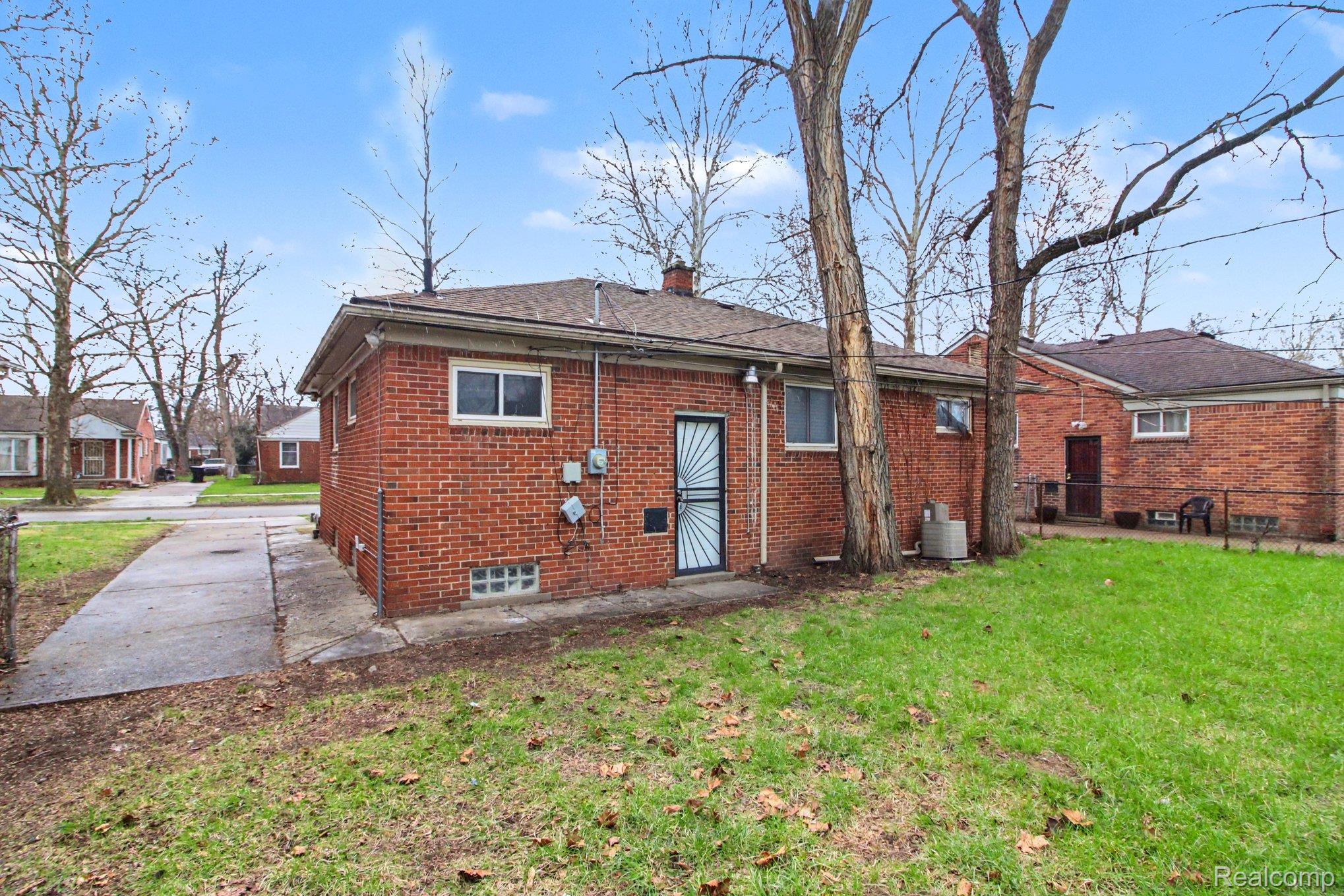 20260 Patton Street Property Photo 18