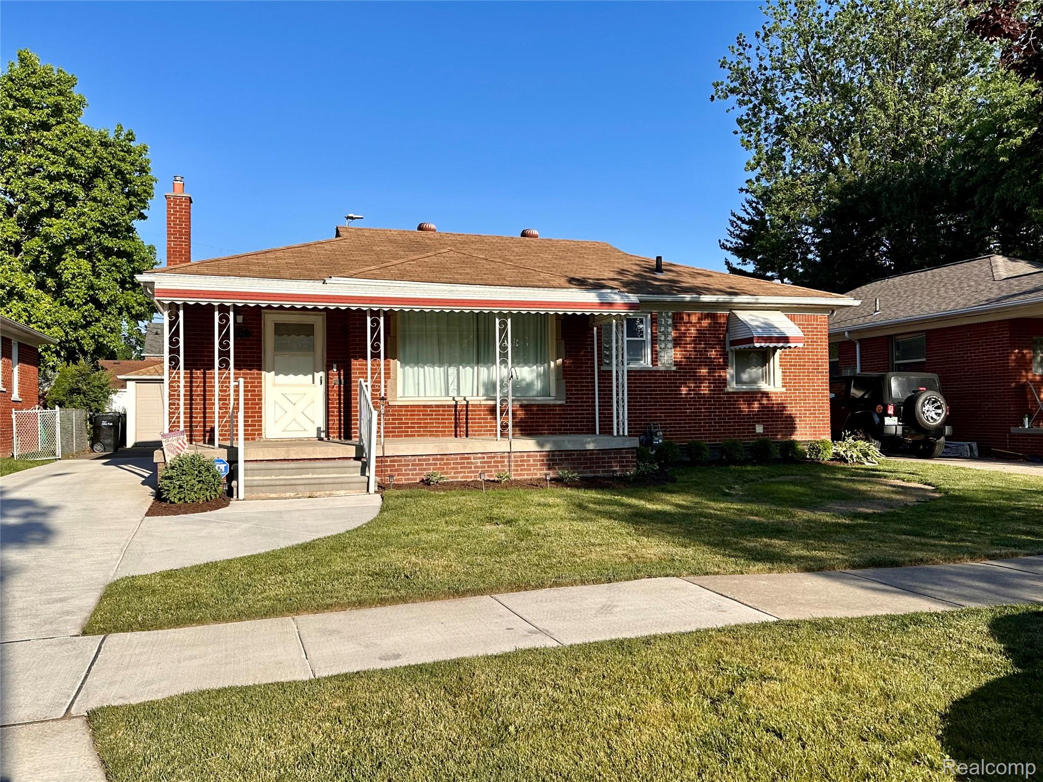 6790 Winona Avenue Property Photo 1