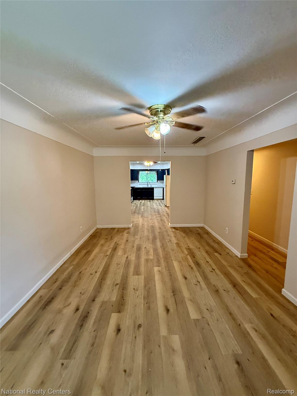 3040 Alvina Avenue Property Photo 4