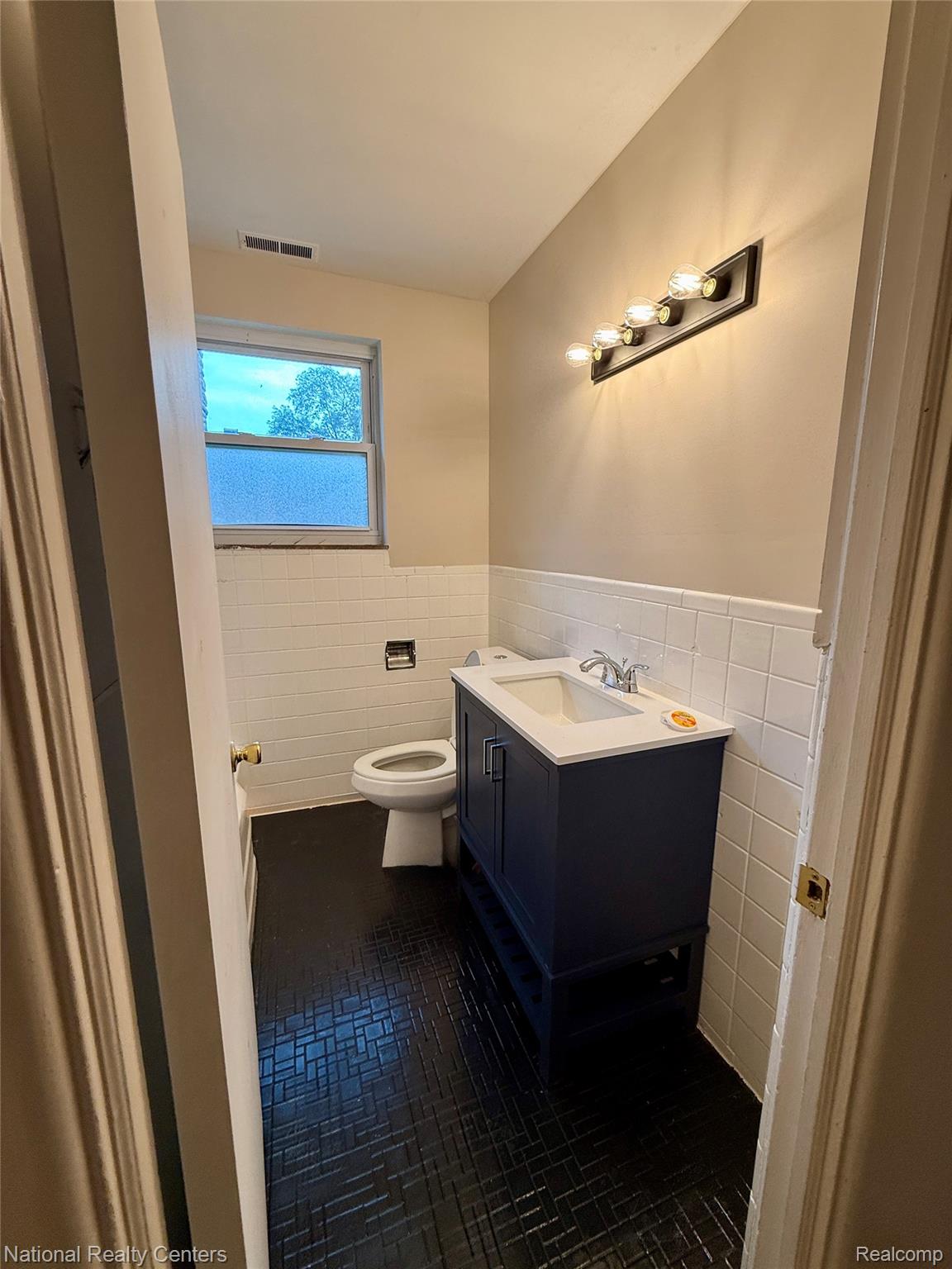 3040 Alvina Avenue Property Photo 8