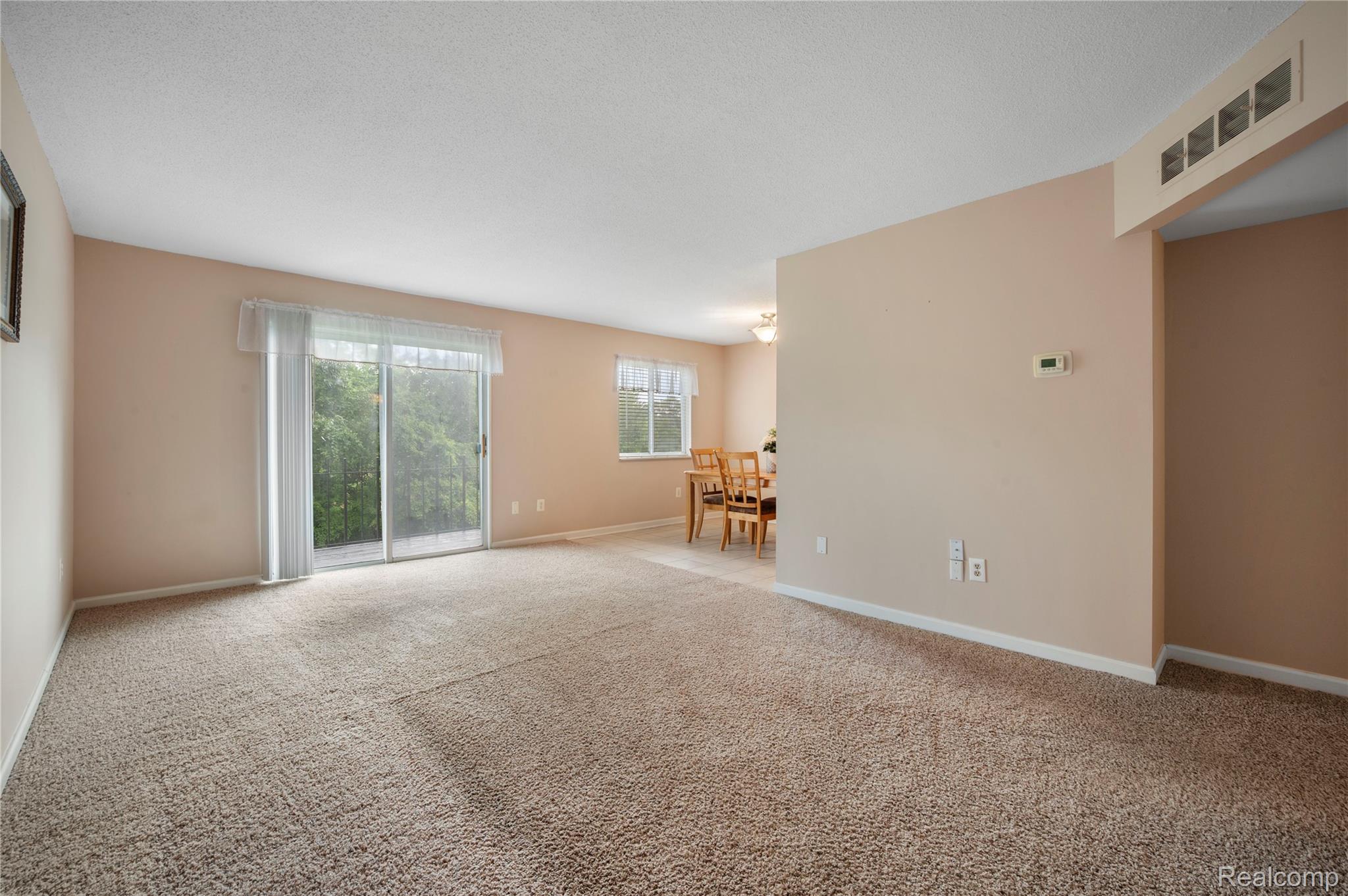 5283 Highland Road 205 Property Photo 3