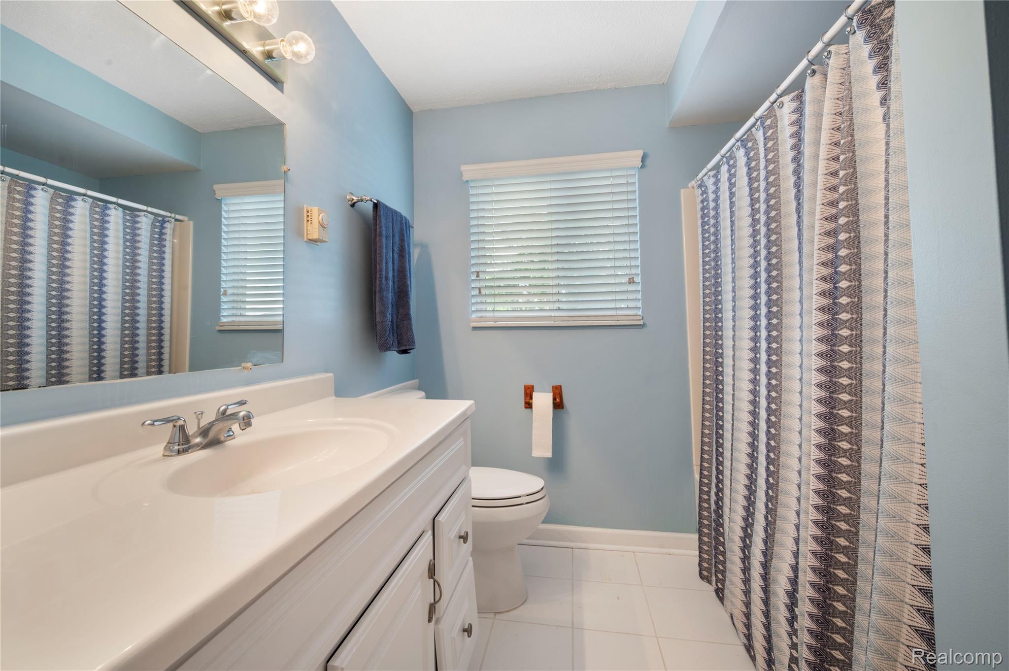 5283 Highland Road 205 Property Photo 10
