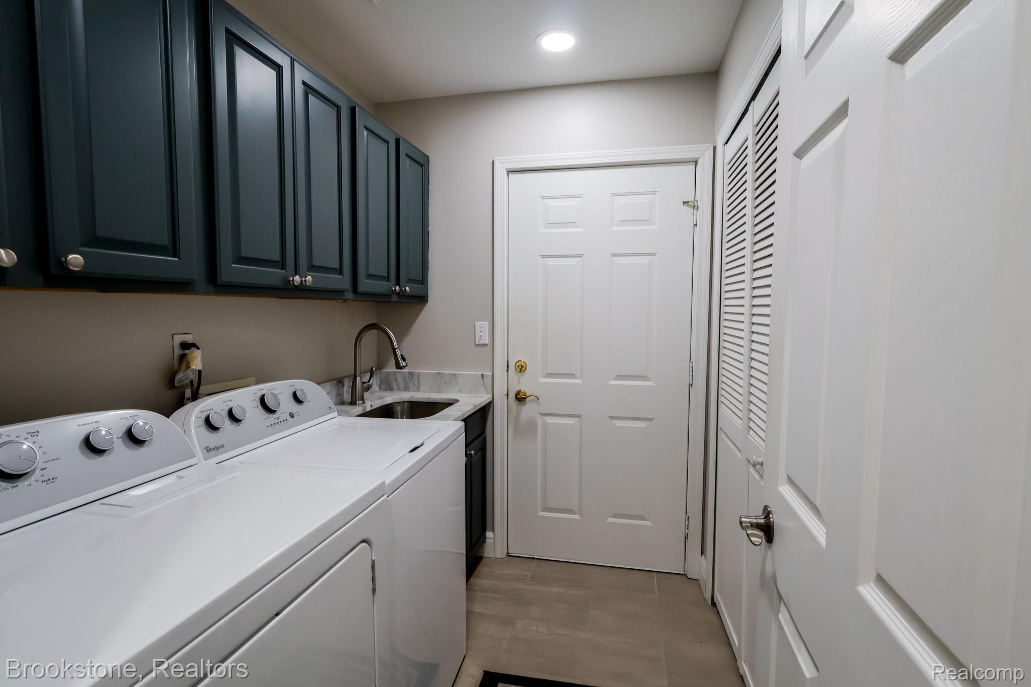 16400 Ventura Circle Property Photo 12