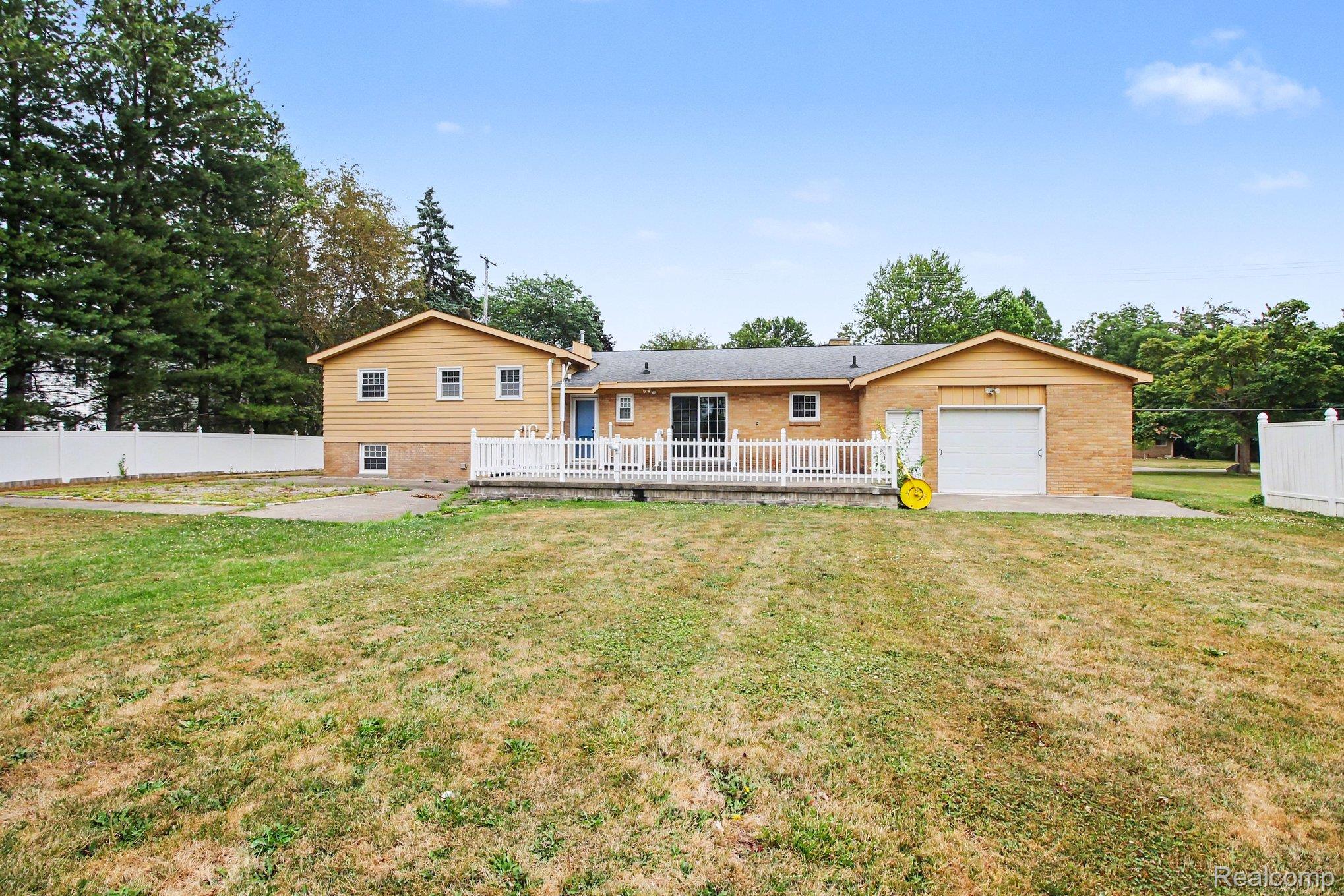 1222 Howe Road Property Photo 6