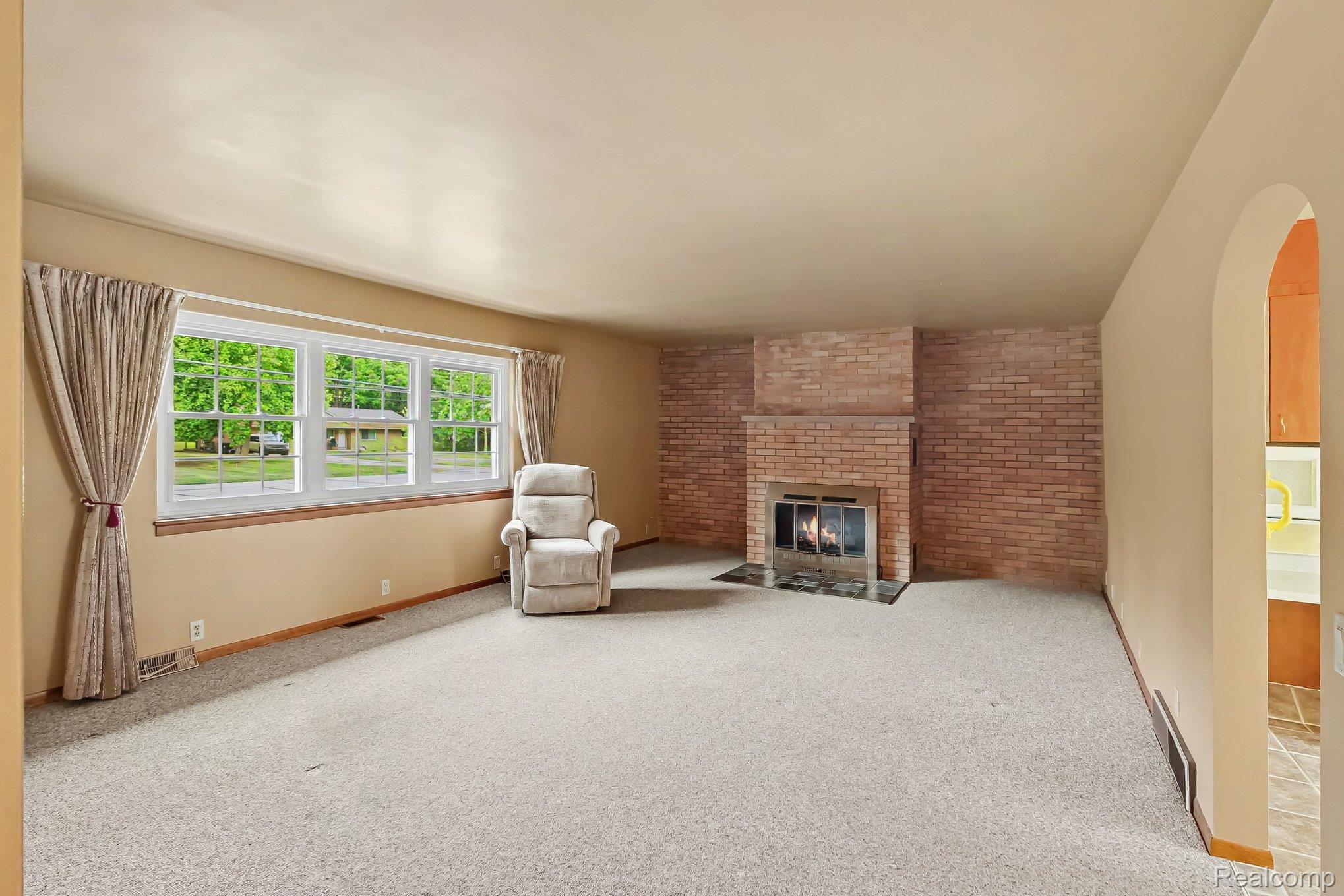 1222 Howe Road Property Photo 8
