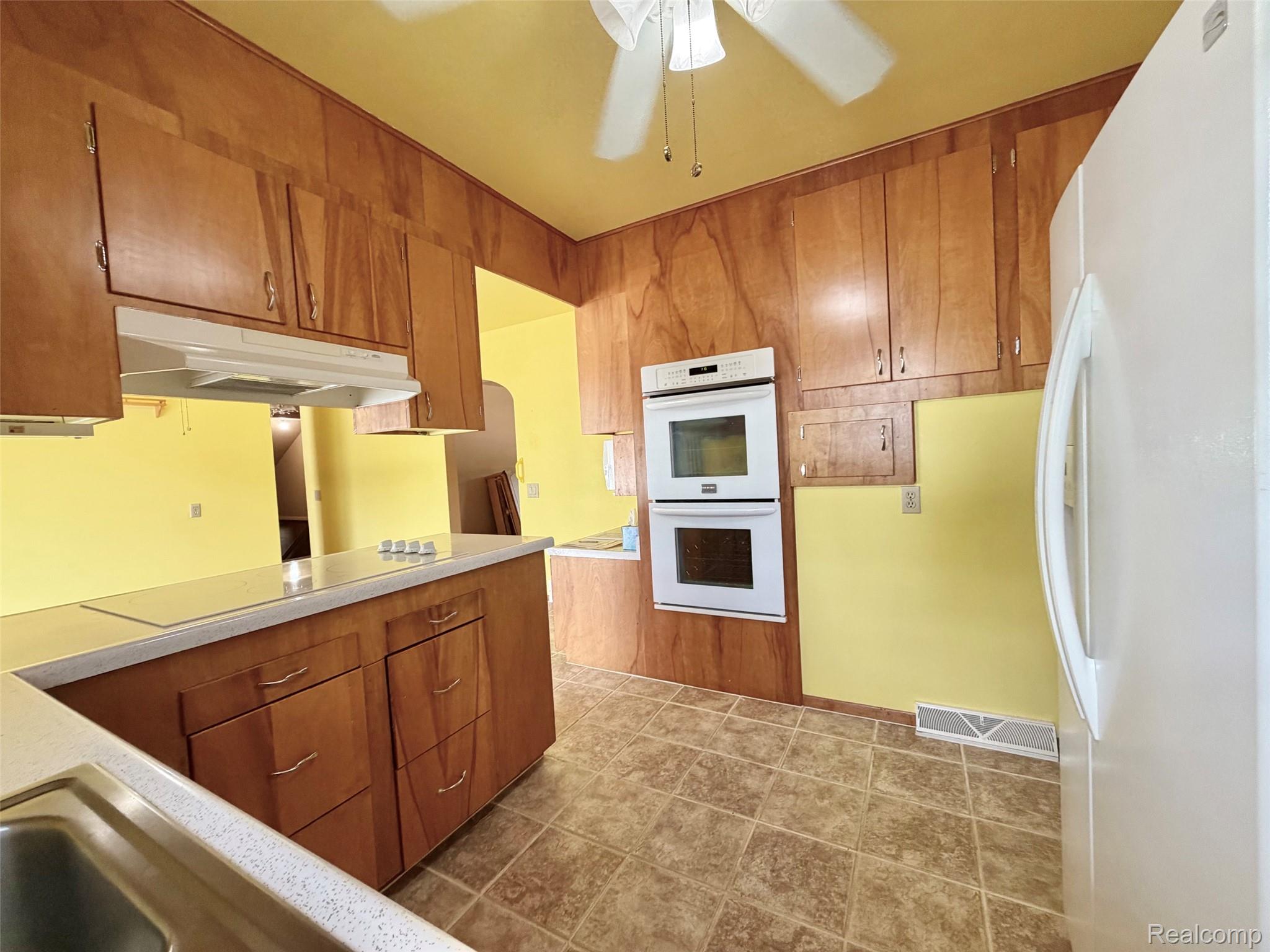 1222 Howe Road Property Photo 12