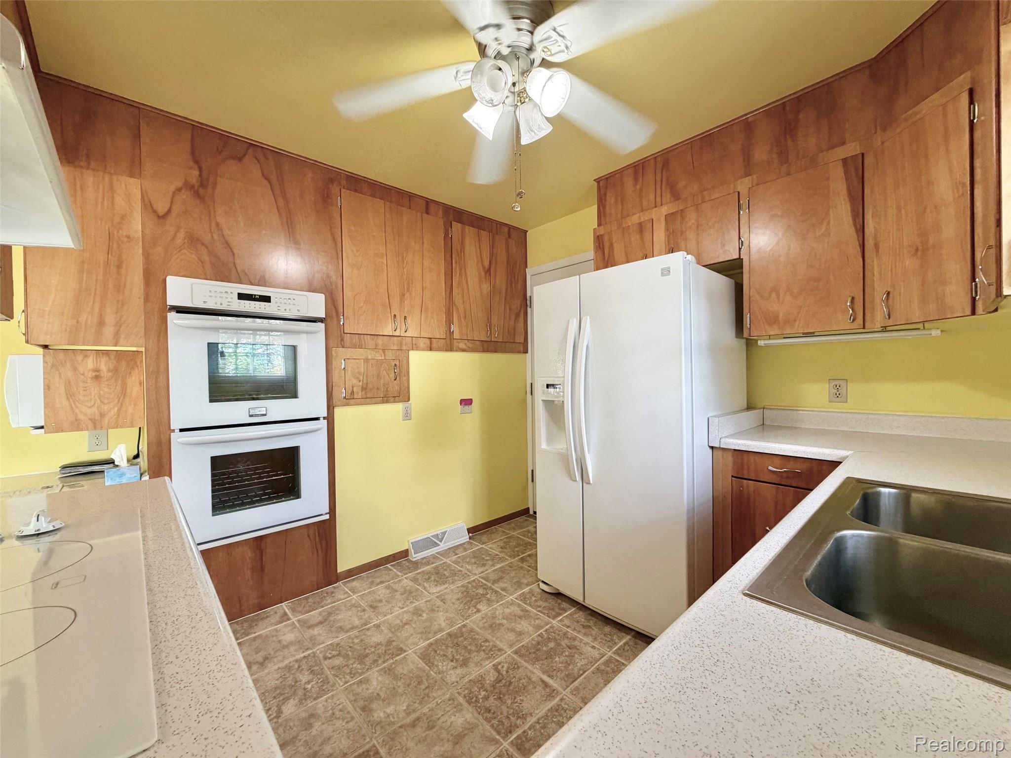 1222 Howe Road Property Photo 13