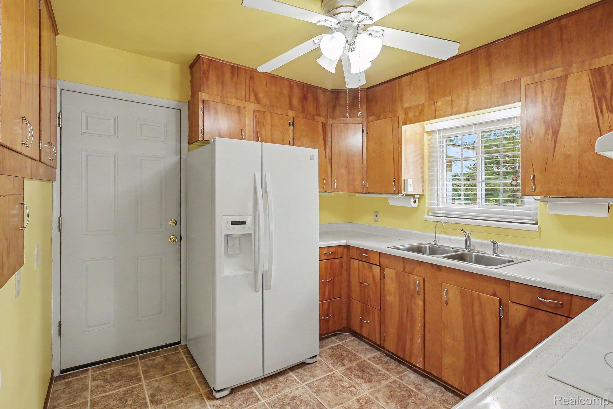 1222 Howe Road Property Photo 14
