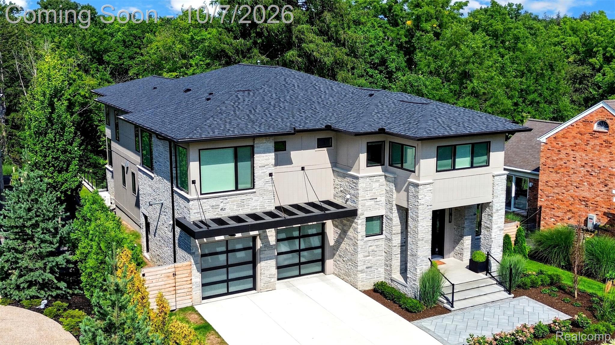 1230 Latham Street Property Photo 1