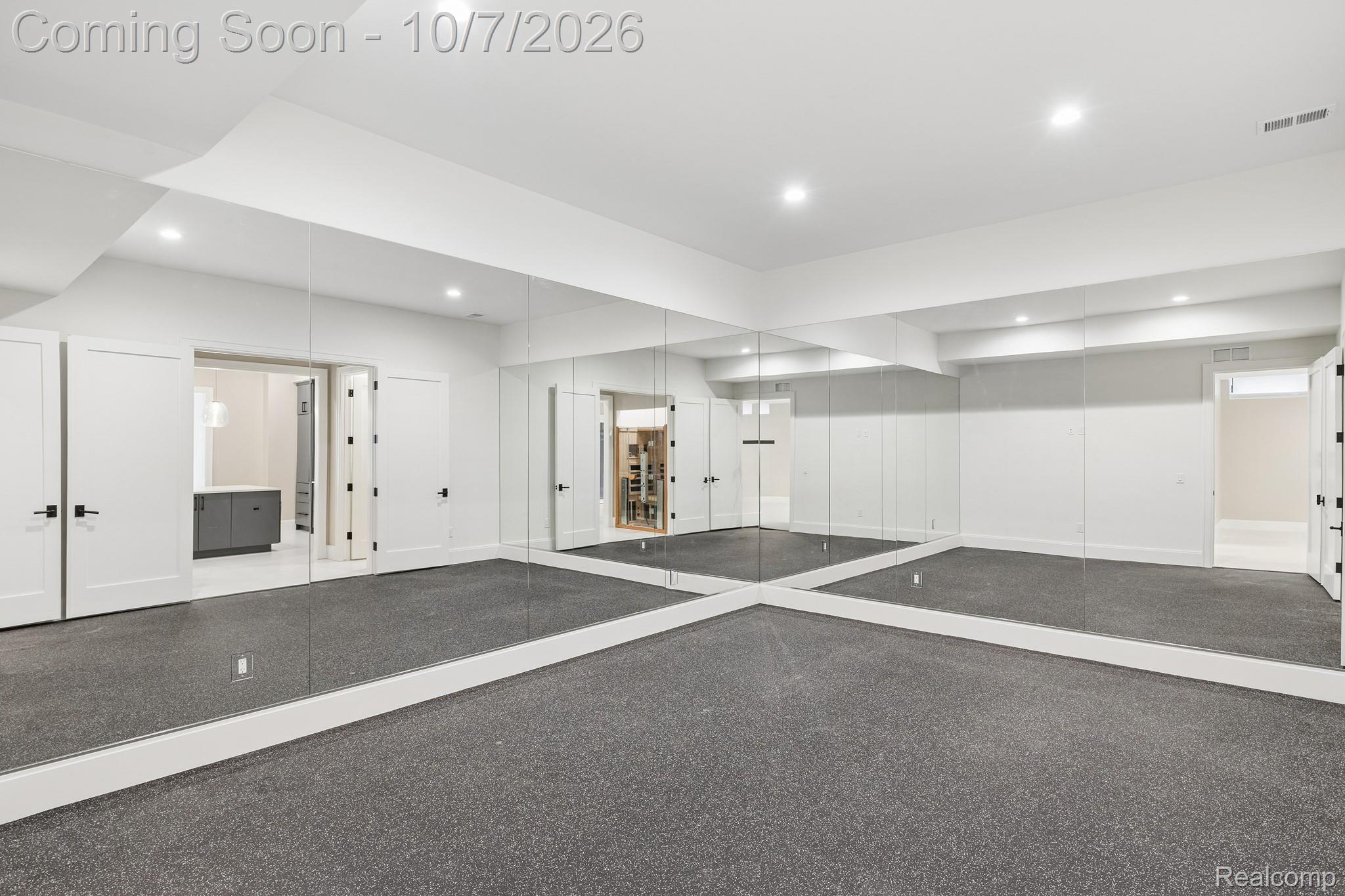 1230 Latham Street Property Photo 40