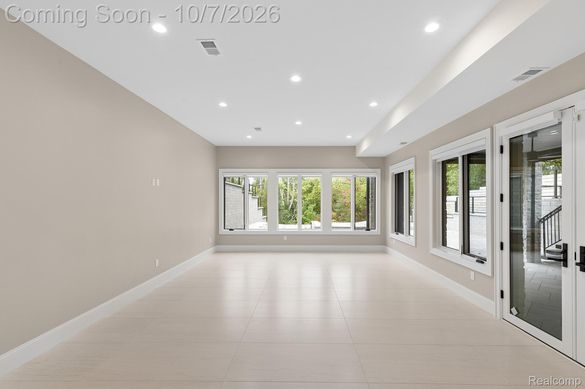 1230 Latham Street Property Photo 44