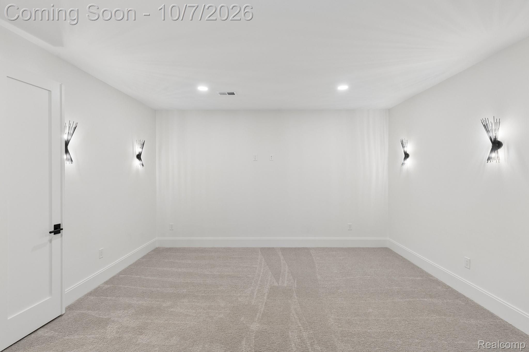 1230 Latham Street Property Photo 45