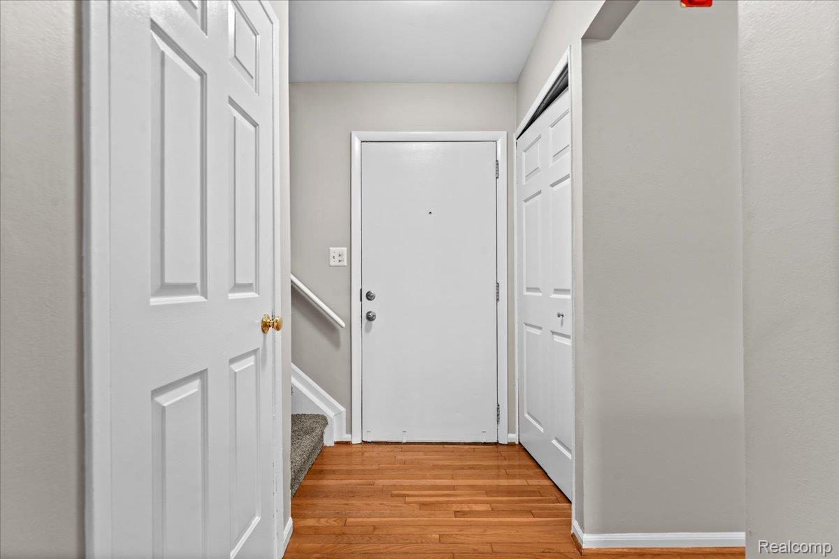 44567 Savery Drive Property Photo 3