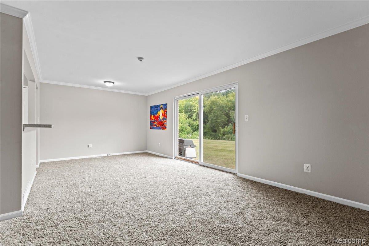 44567 Savery Drive Property Photo 6