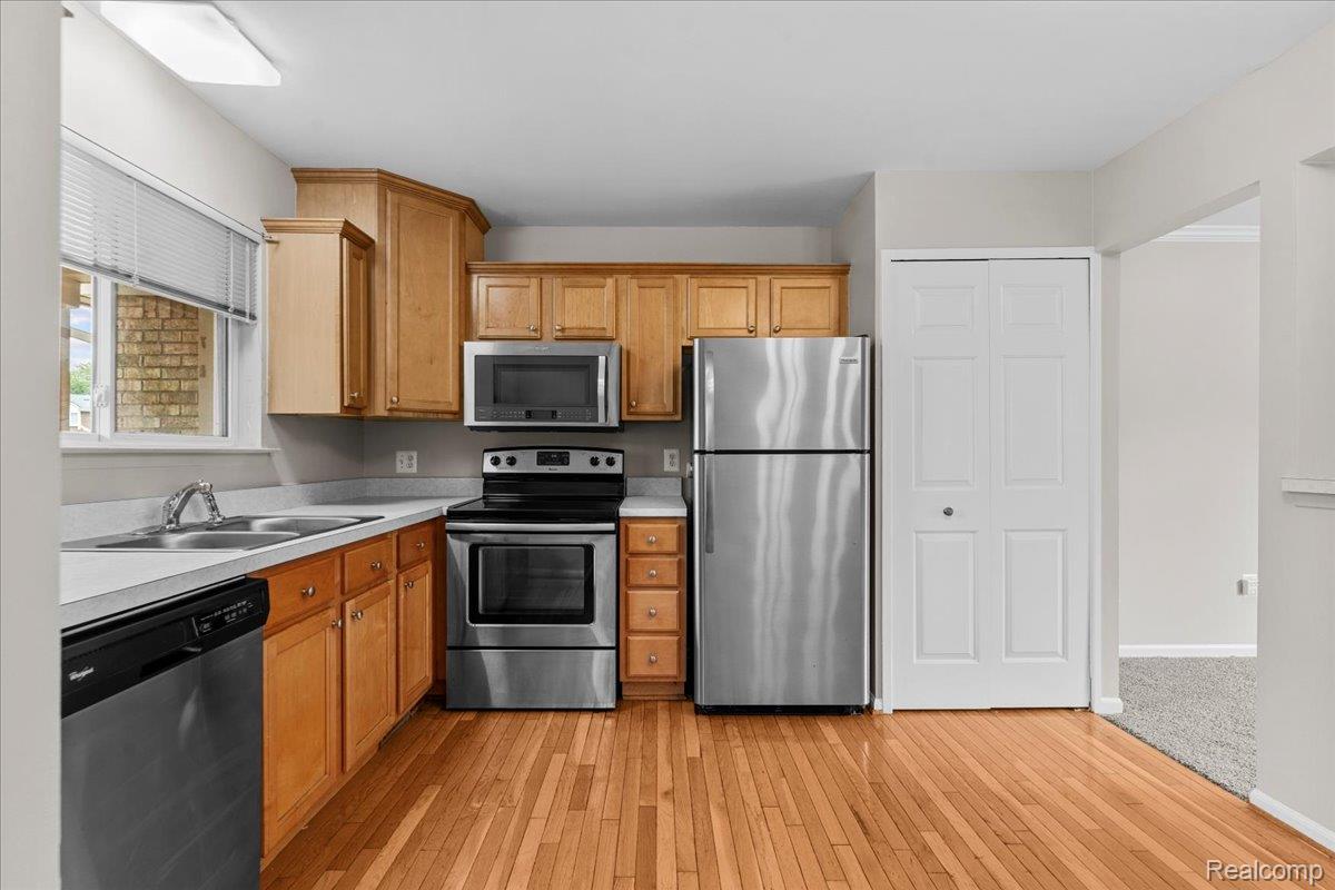 44567 Savery Drive Property Photo 8