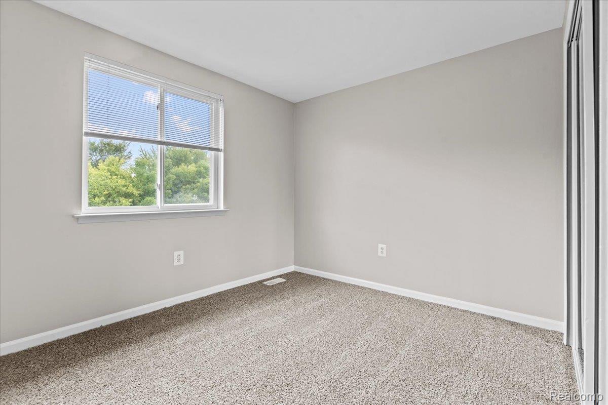 44567 Savery Drive Property Photo 15