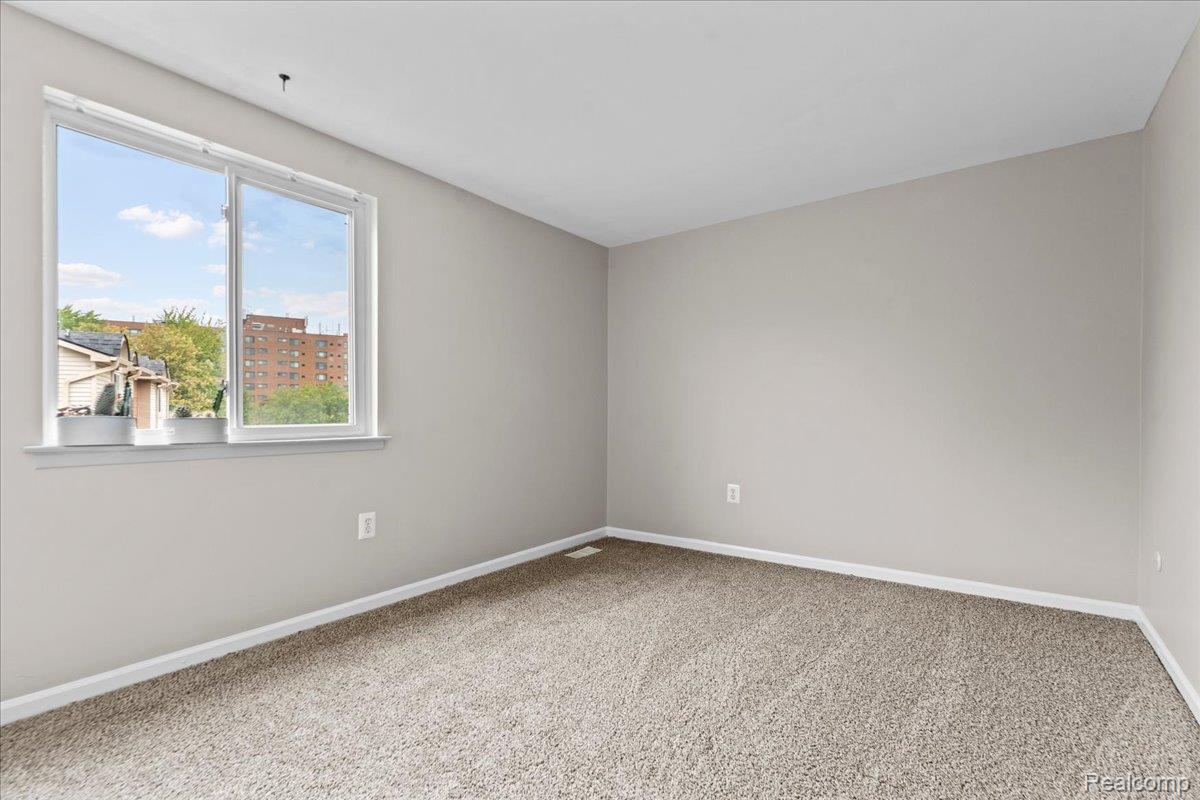 44567 Savery Drive Property Photo 17