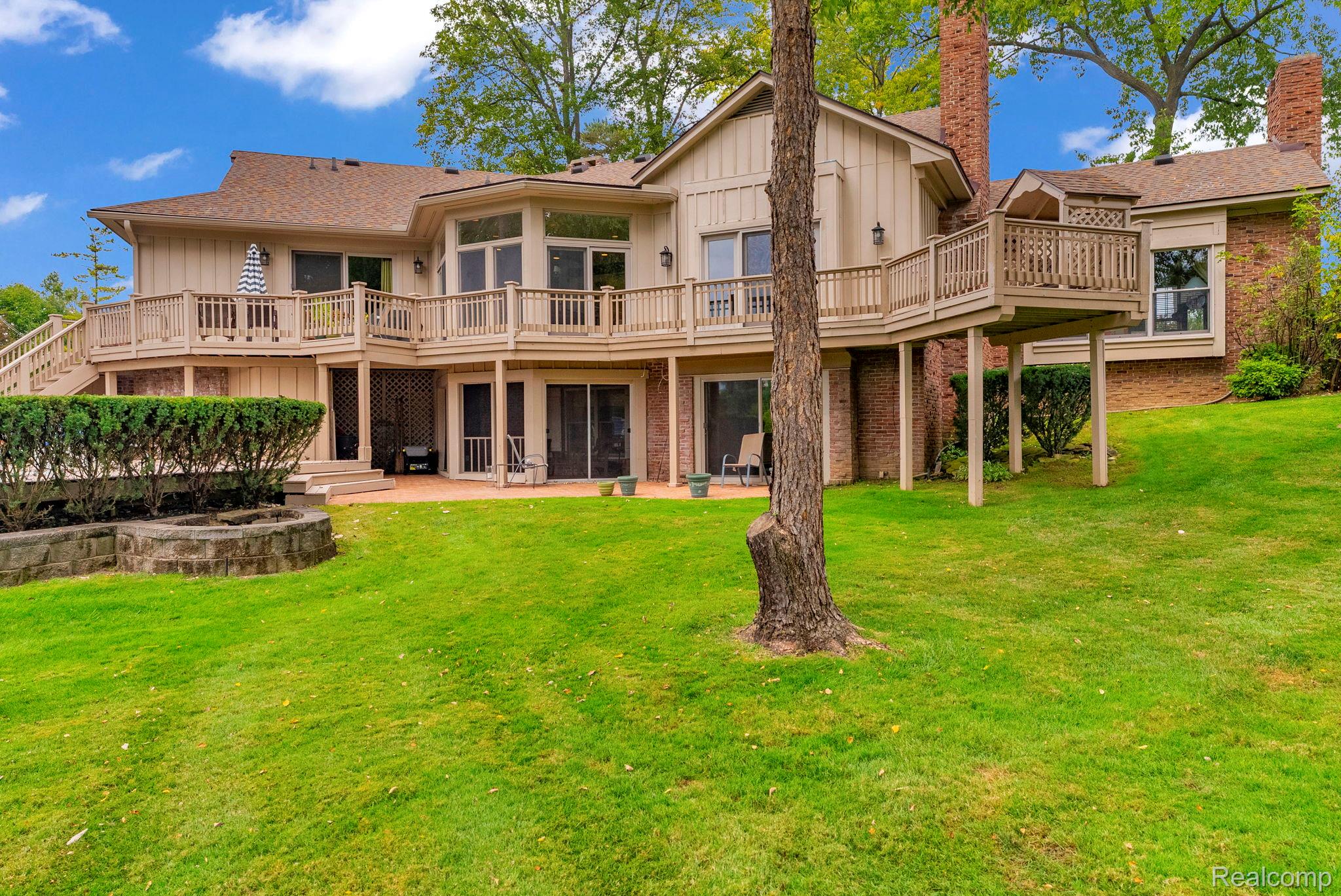 1887 Harvest Lane Property Photo 3