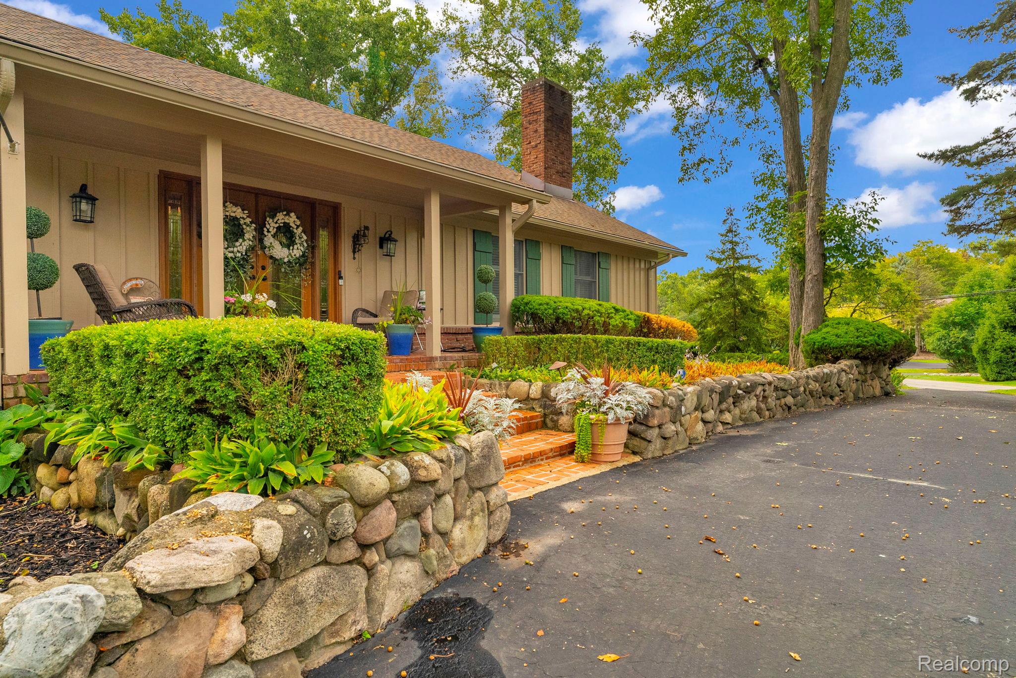 1887 Harvest Lane Property Photo 6