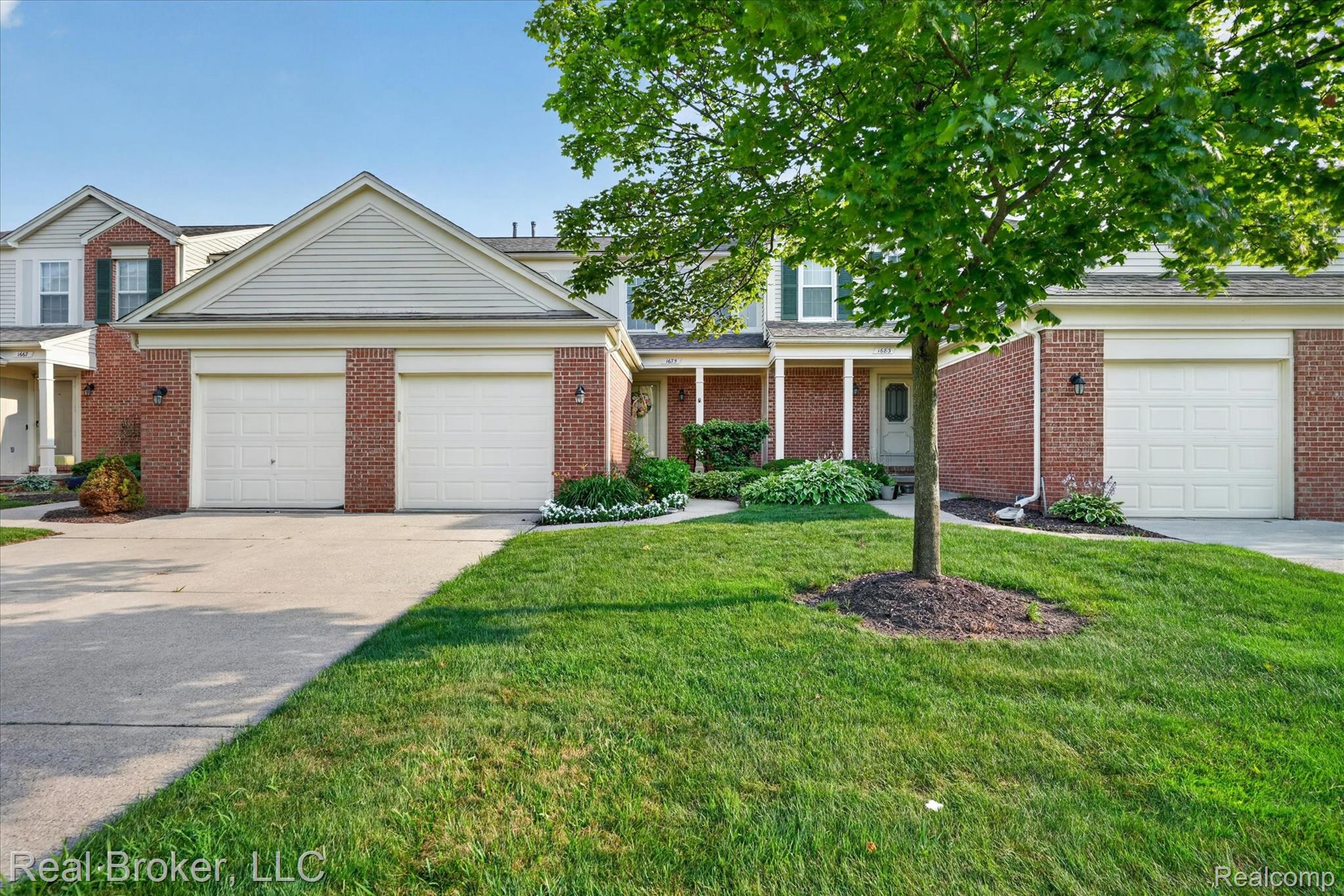 1675 Christopher Drive Property Photo 2