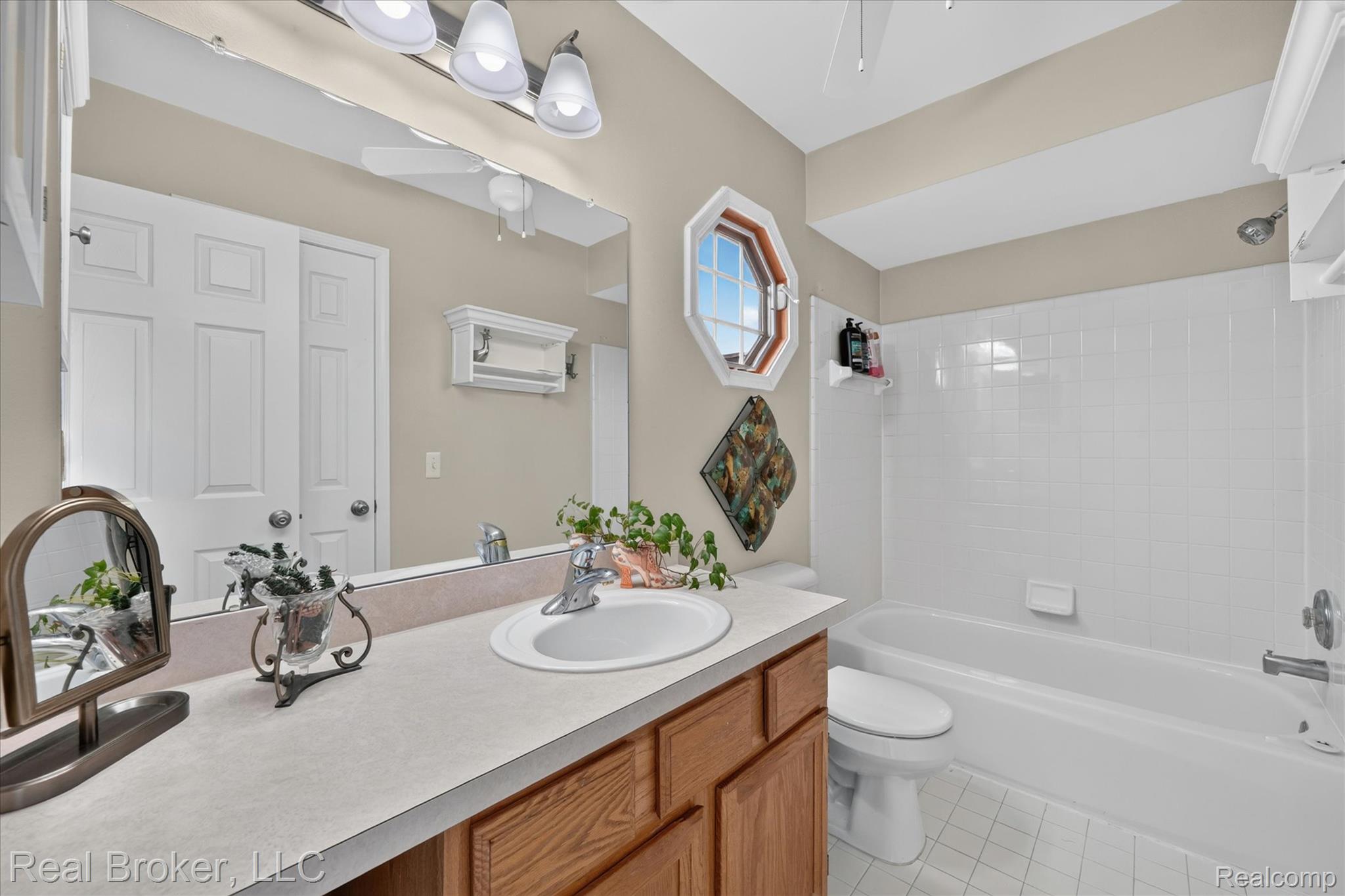 1675 Christopher Drive Property Photo 18