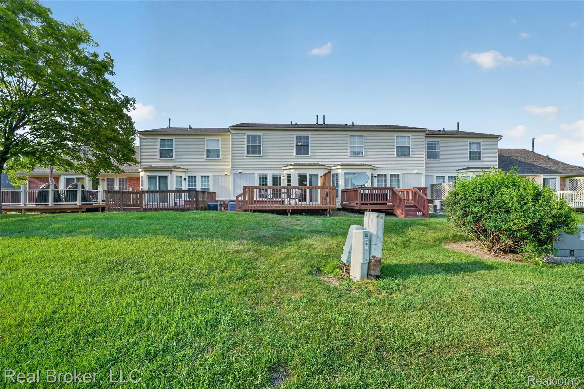 1675 Christopher Drive Property Photo 23
