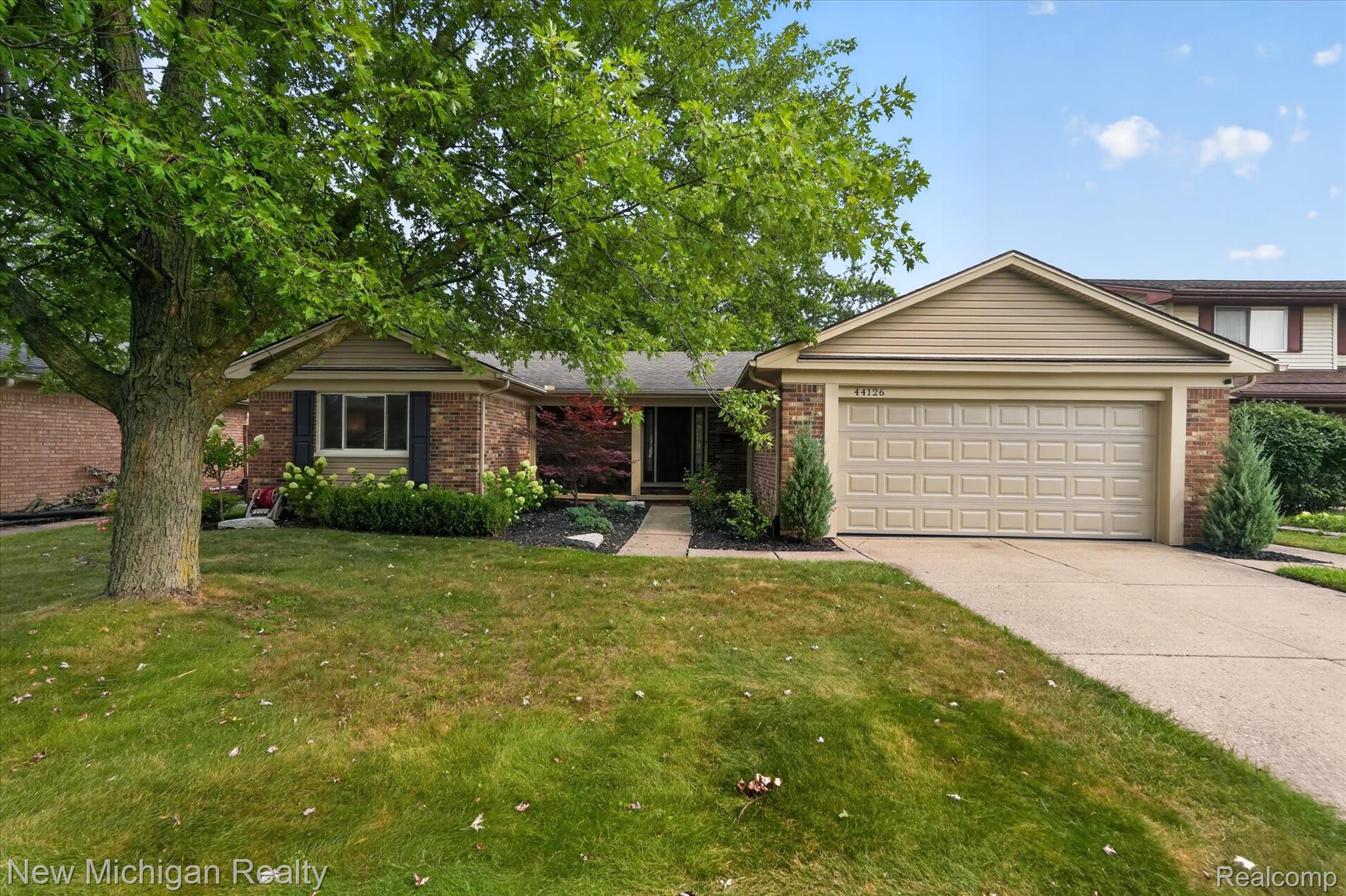 44126 Leeann Lane Property Photo 1