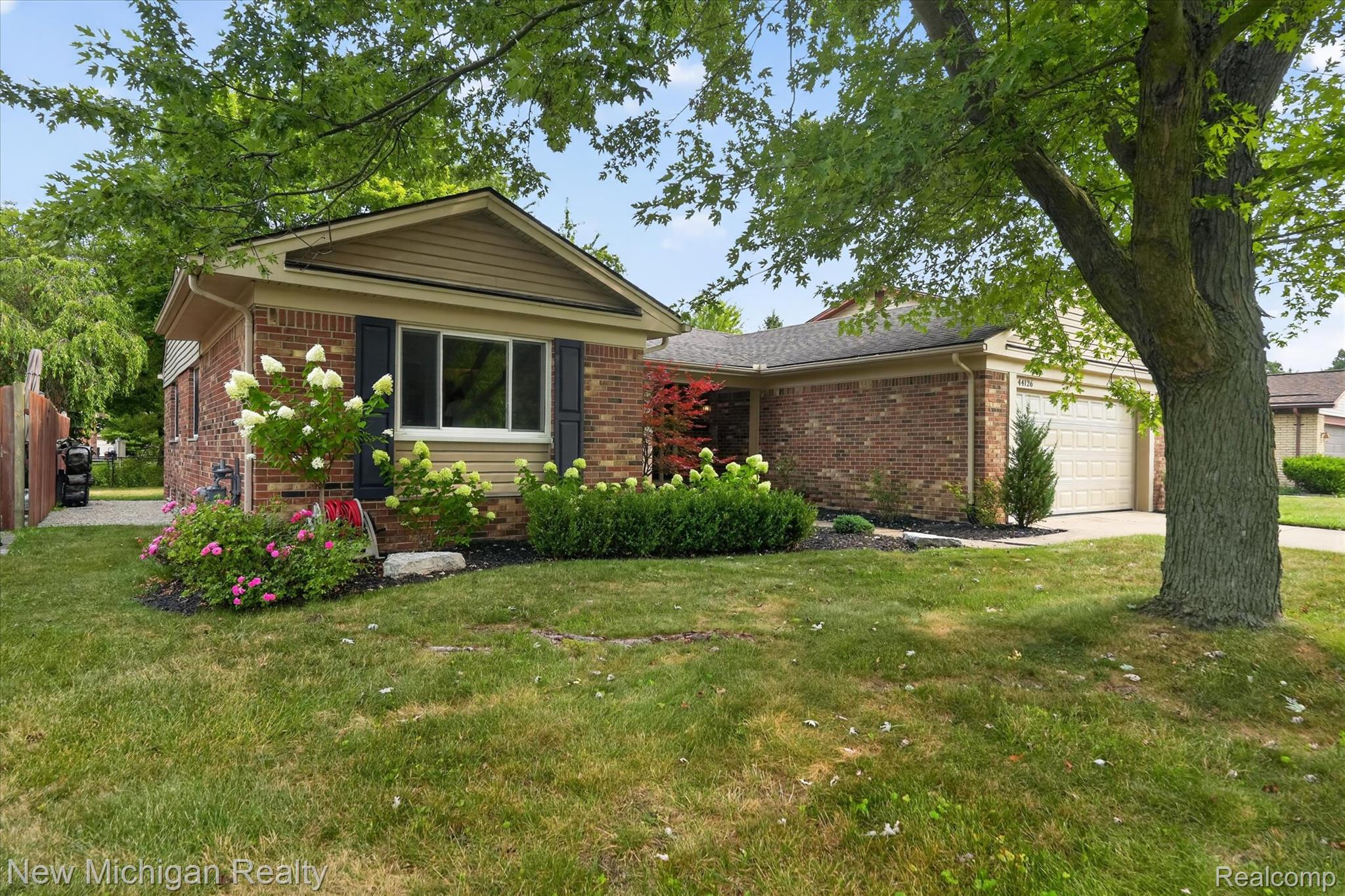 44126 Leeann Lane Property Photo 2