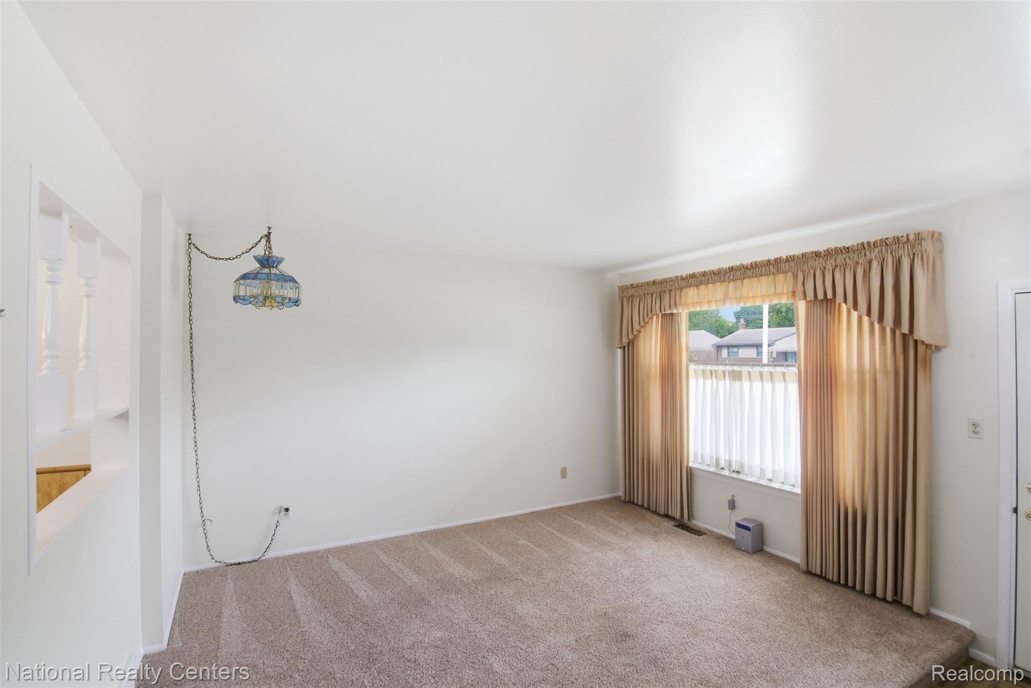 30469 Grandview Avenue Property Photo 3