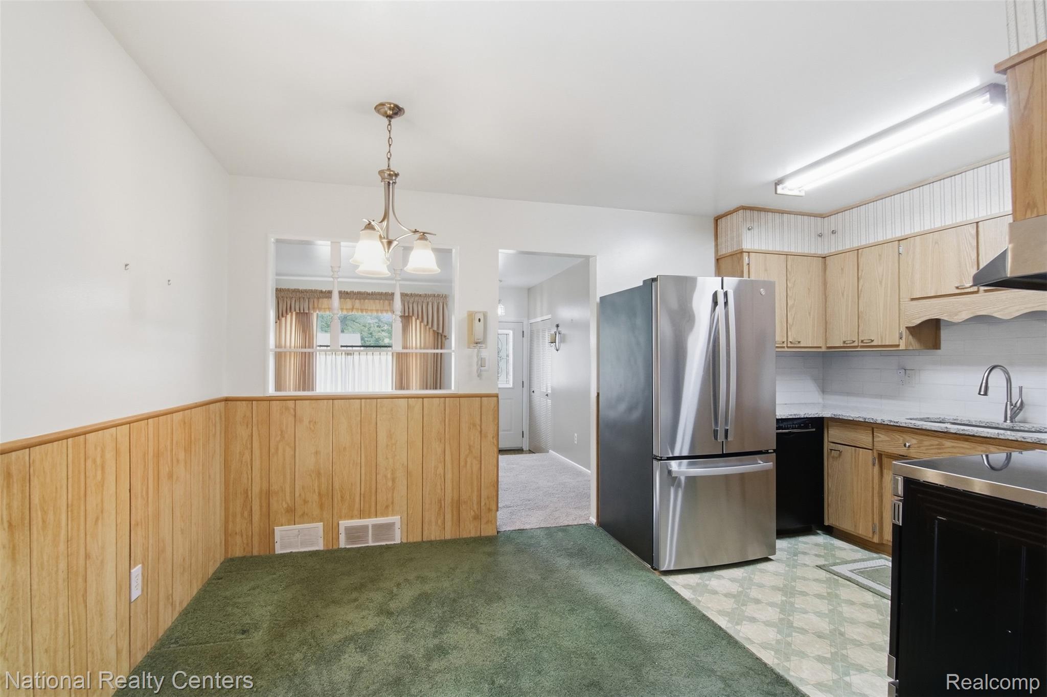 30469 Grandview Avenue Property Photo 6