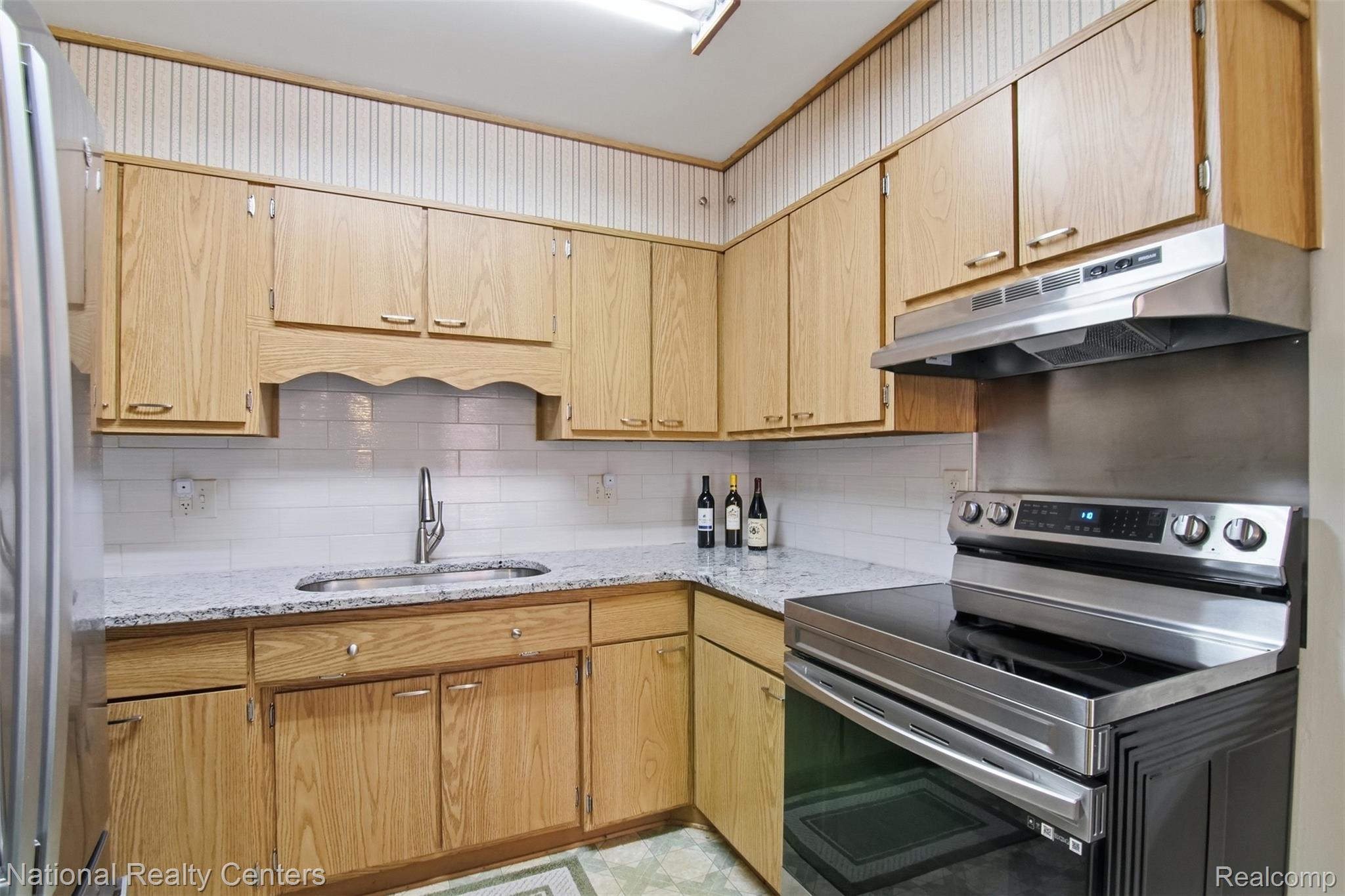 30469 Grandview Avenue Property Photo 8