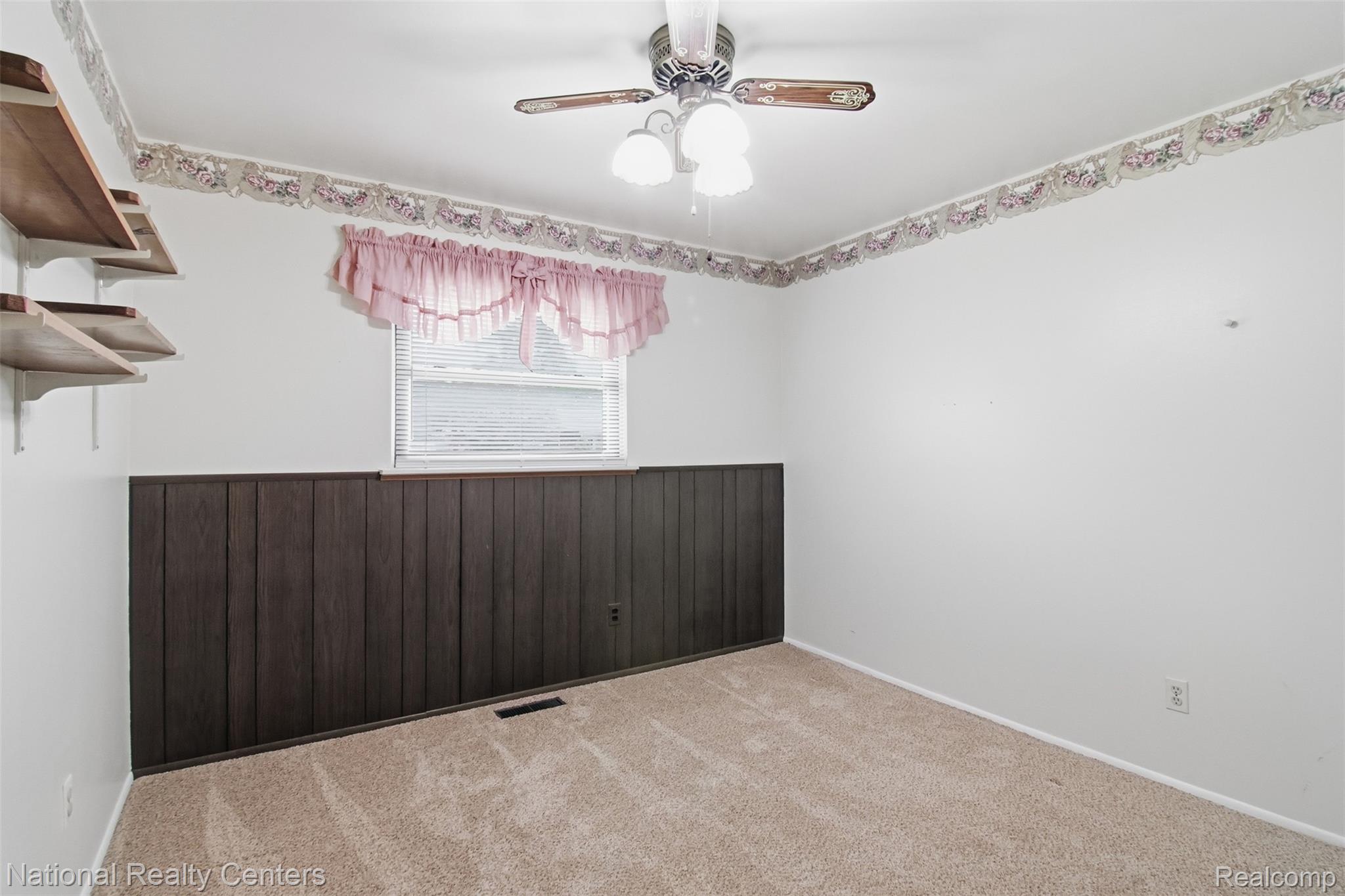 30469 Grandview Avenue Property Photo 13