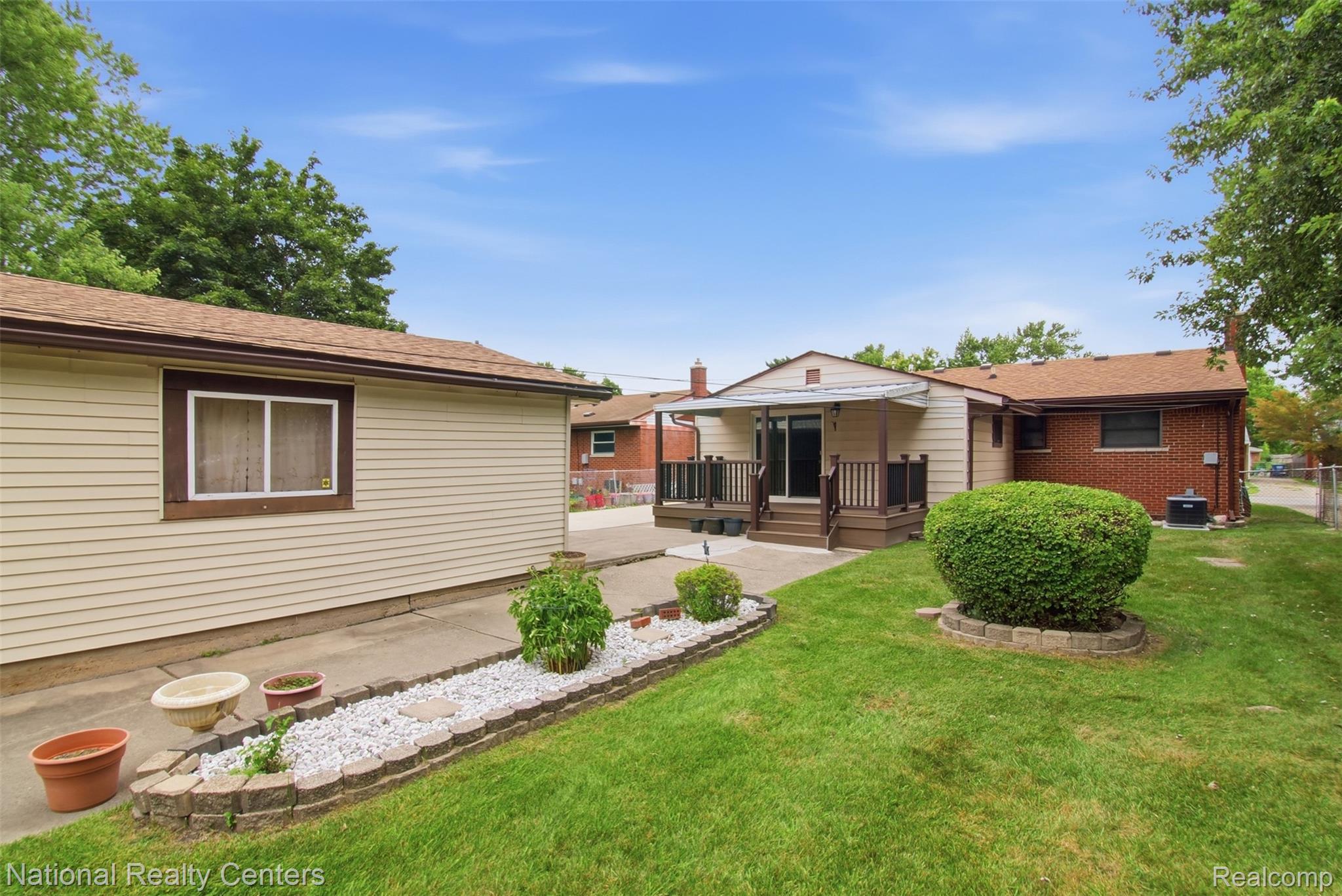 30469 Grandview Avenue Property Photo 22