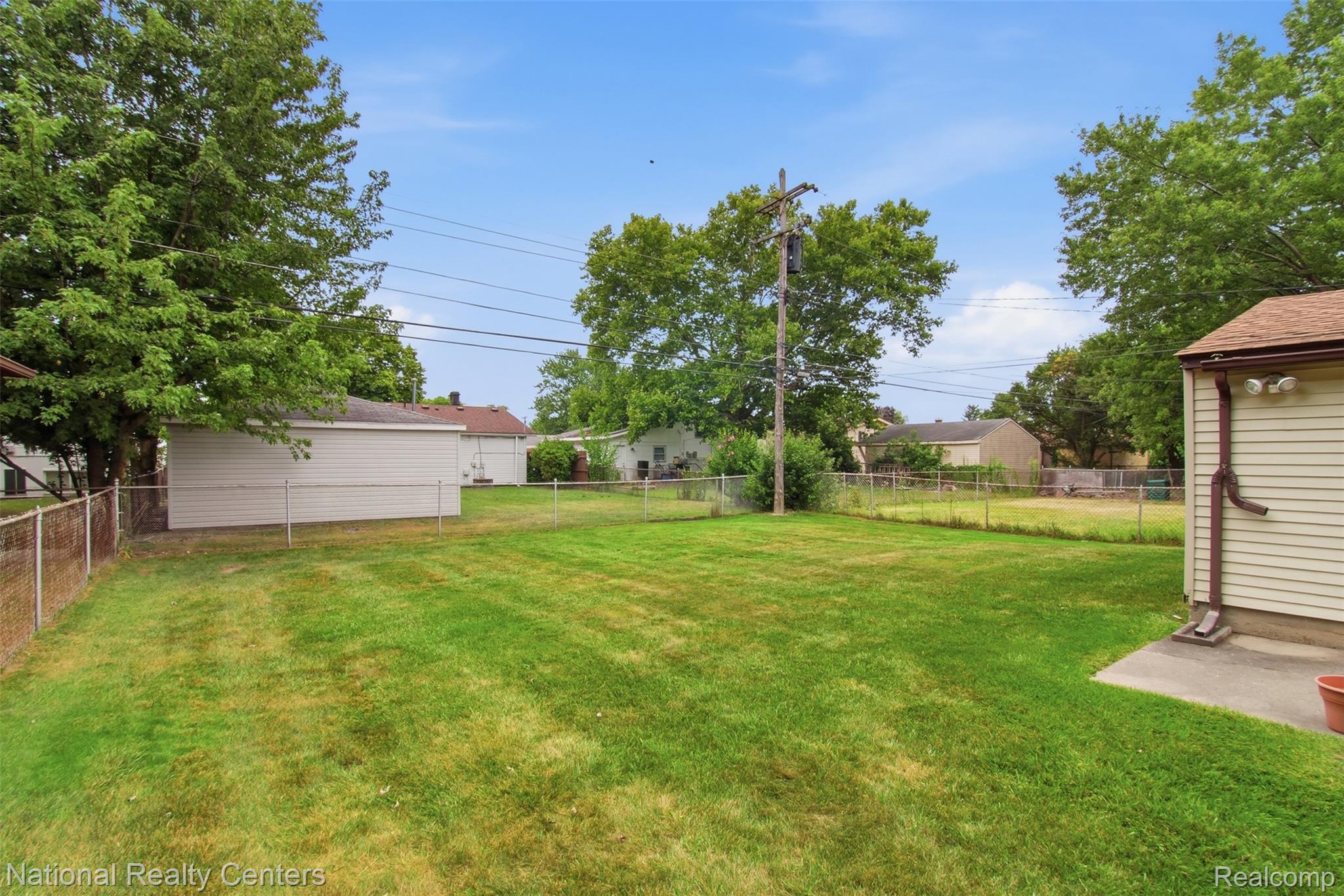 30469 Grandview Avenue Property Photo 23