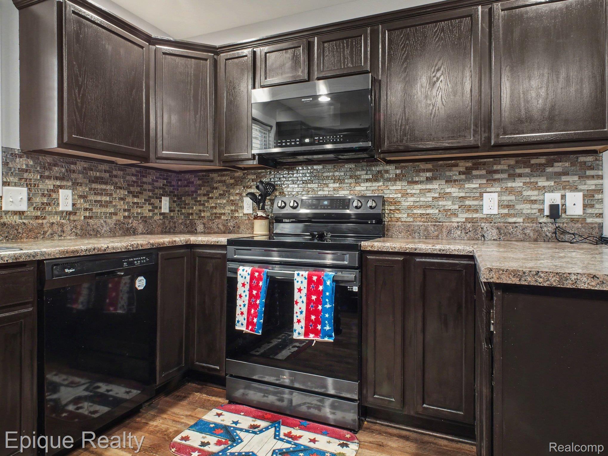 8686 Summer Ridge Drive Property Photo 10