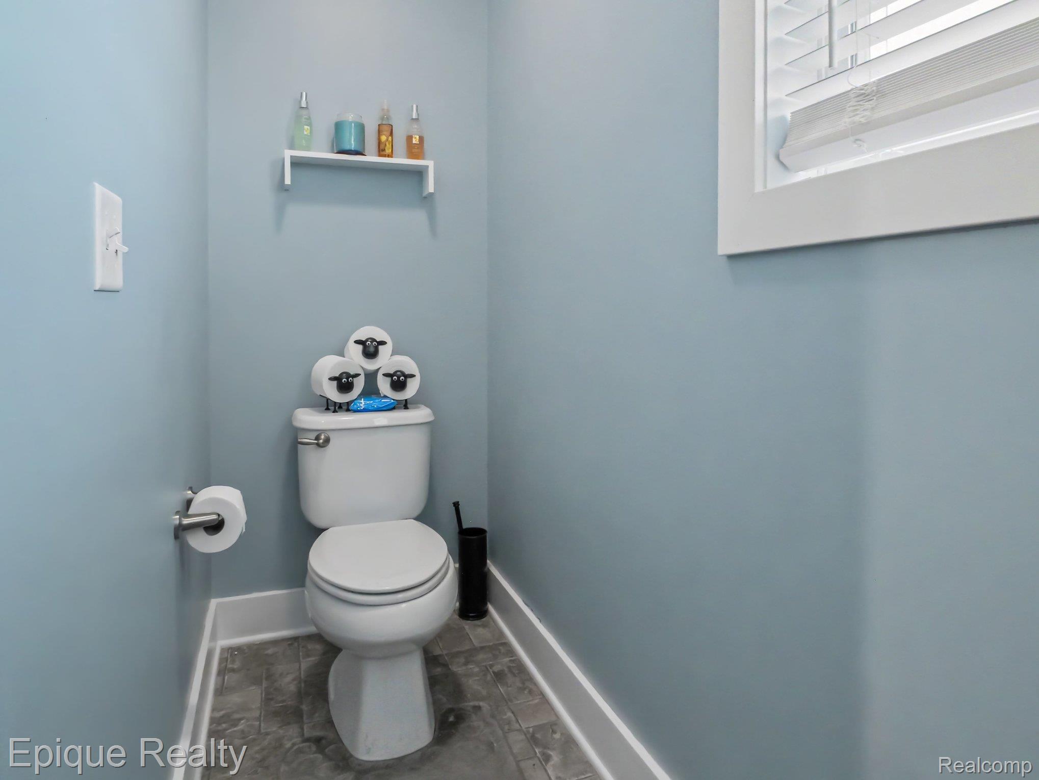 8686 Summer Ridge Drive Property Photo 14