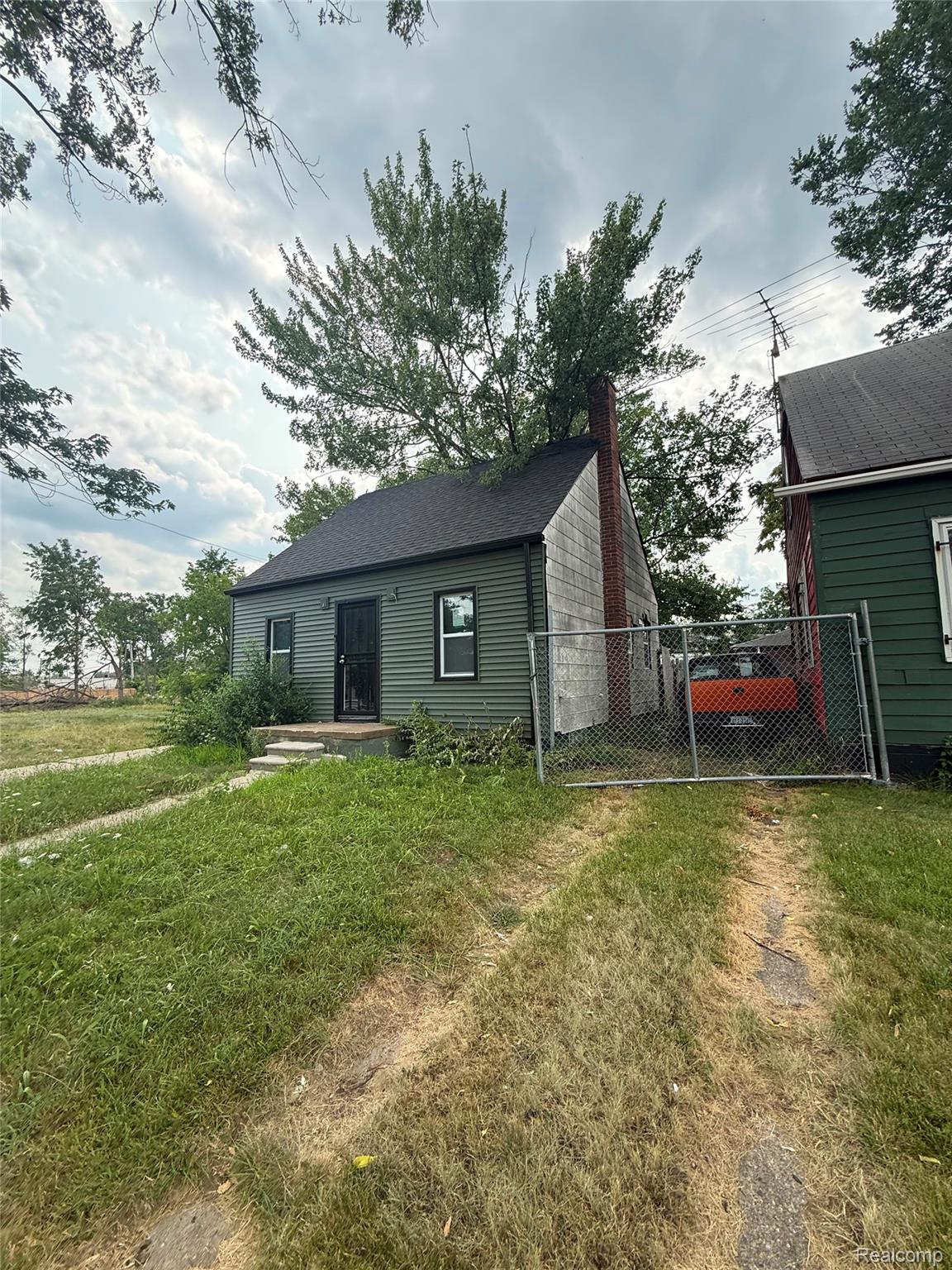 20221 Coventry Street Property Photo 2