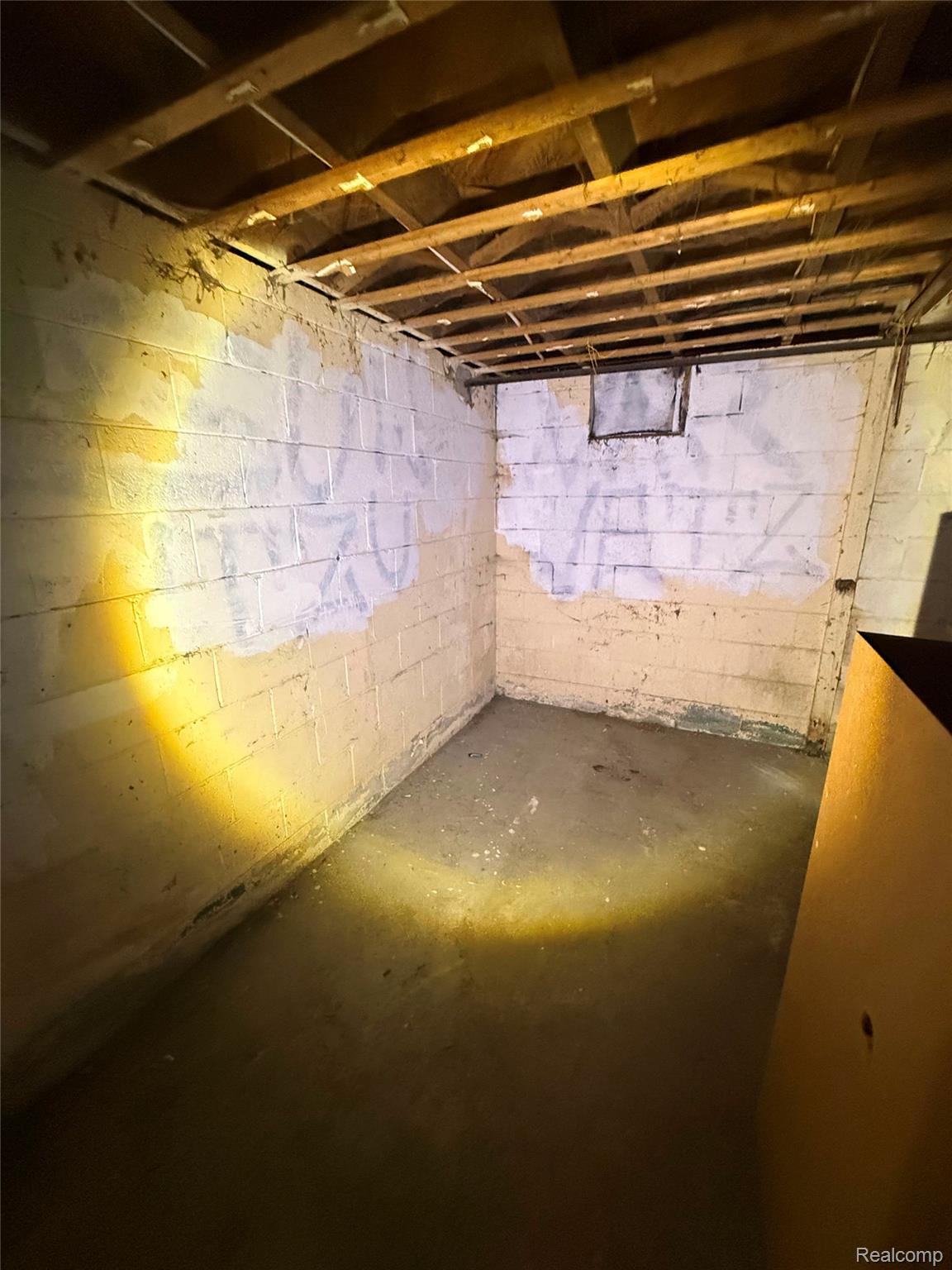 20221 Coventry Street Property Photo 15