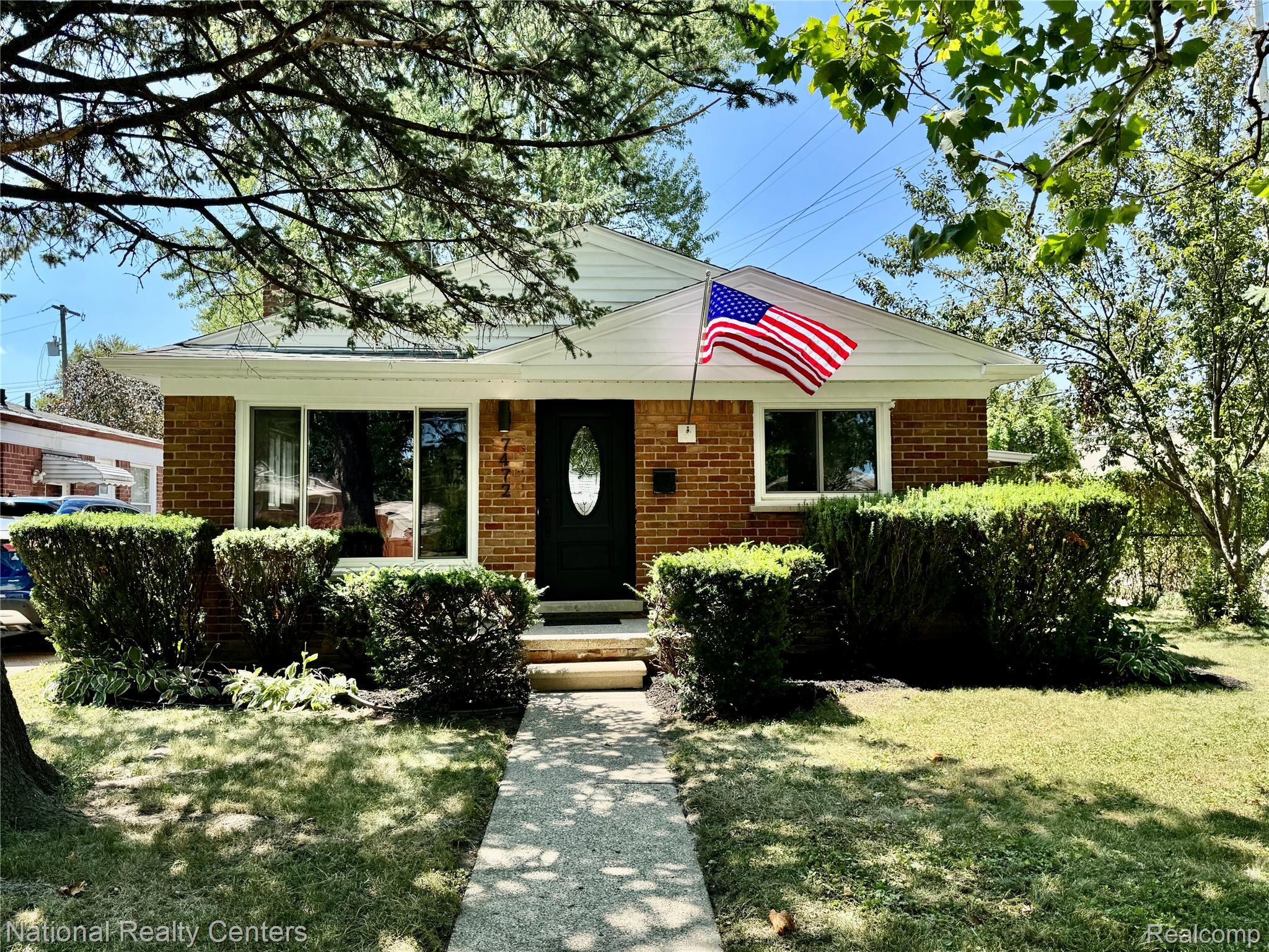7472 Margaret Street Property Photo 1