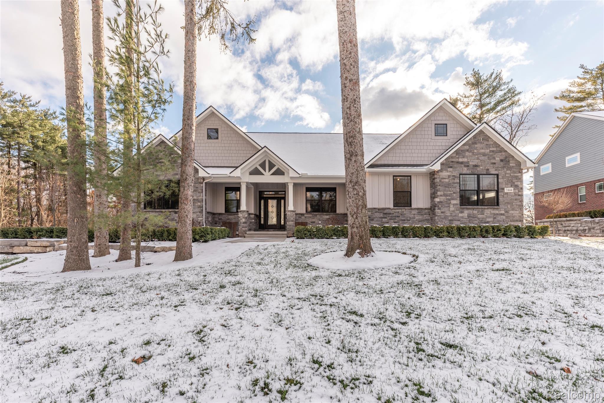 5535 W Huron River Drive Property Photo 1