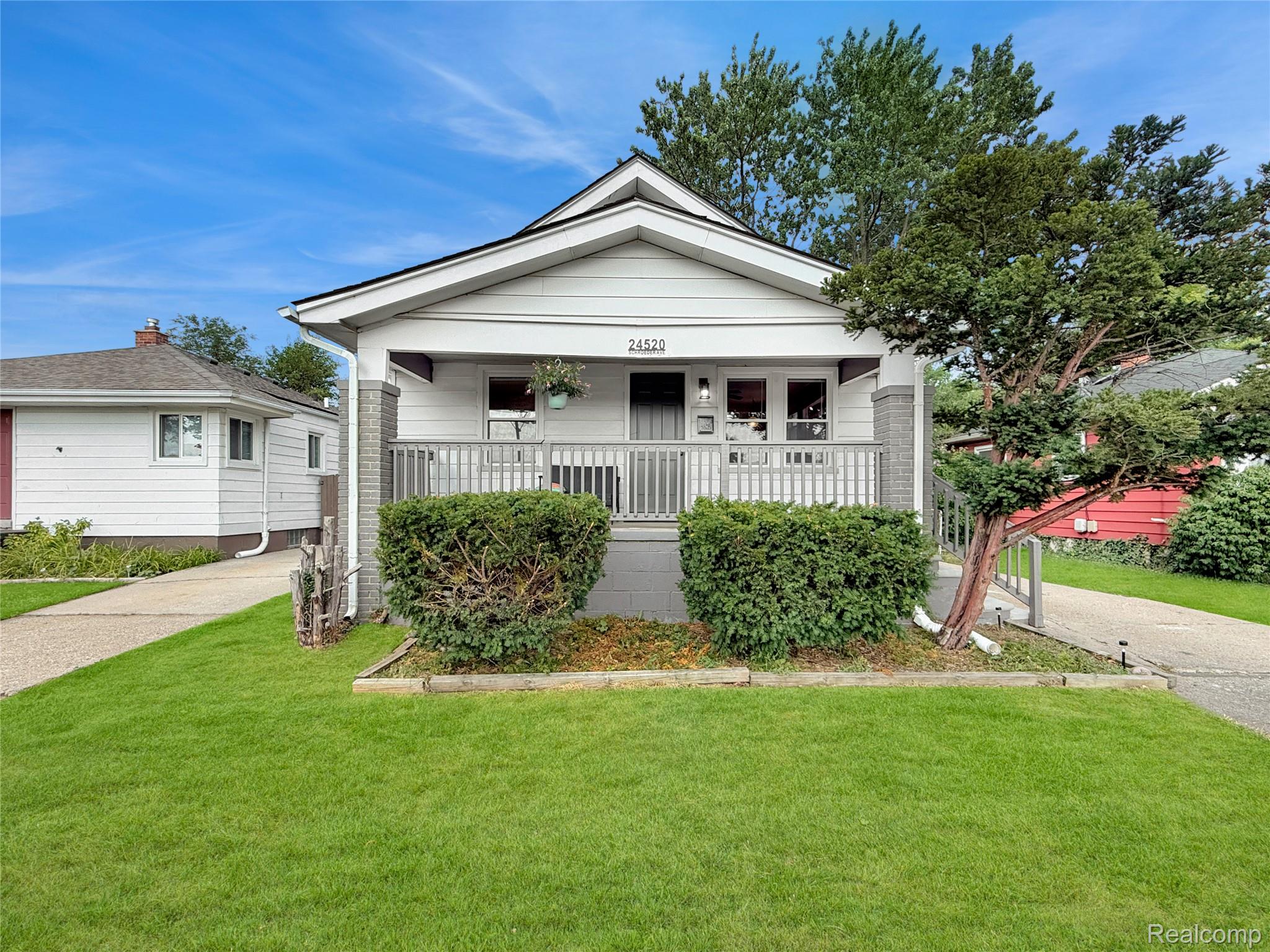 24520 Schroeder Avenue Property Photo 1