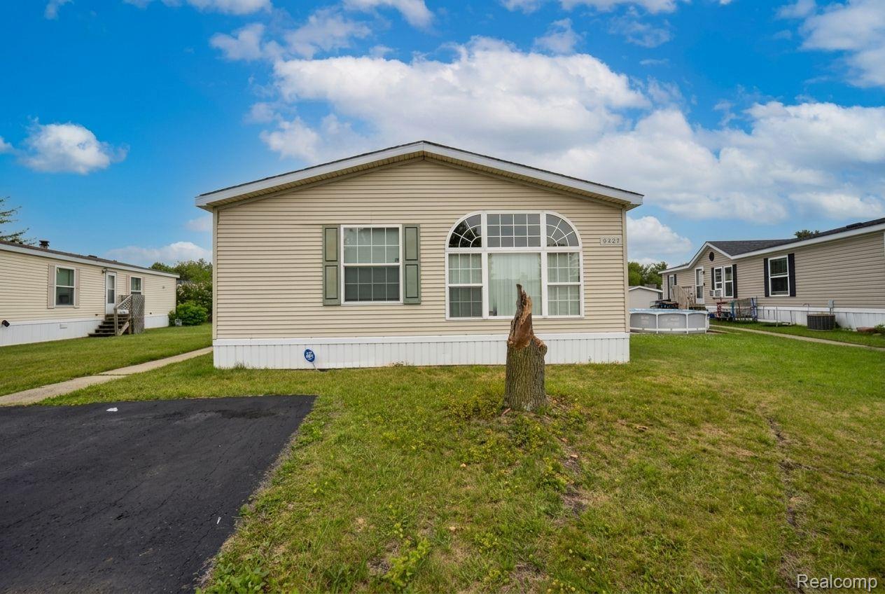 9327 Greentree Drive Property Photo 1