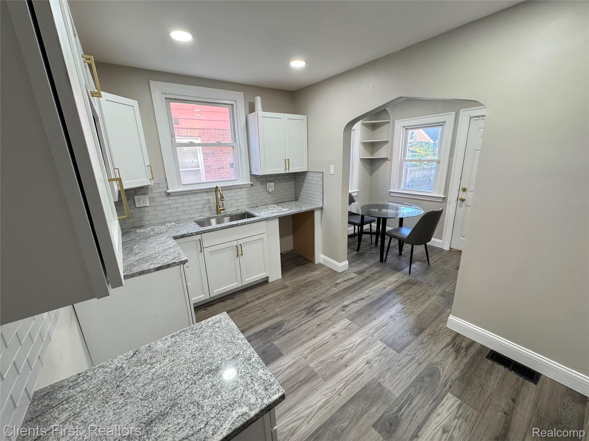 18467 Santa Rosa Drive Property Photo 12