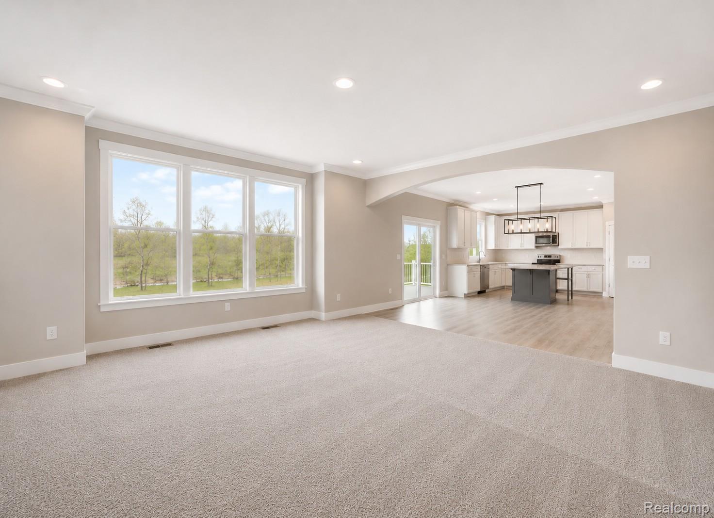 664 Round Rock Property Photo 7