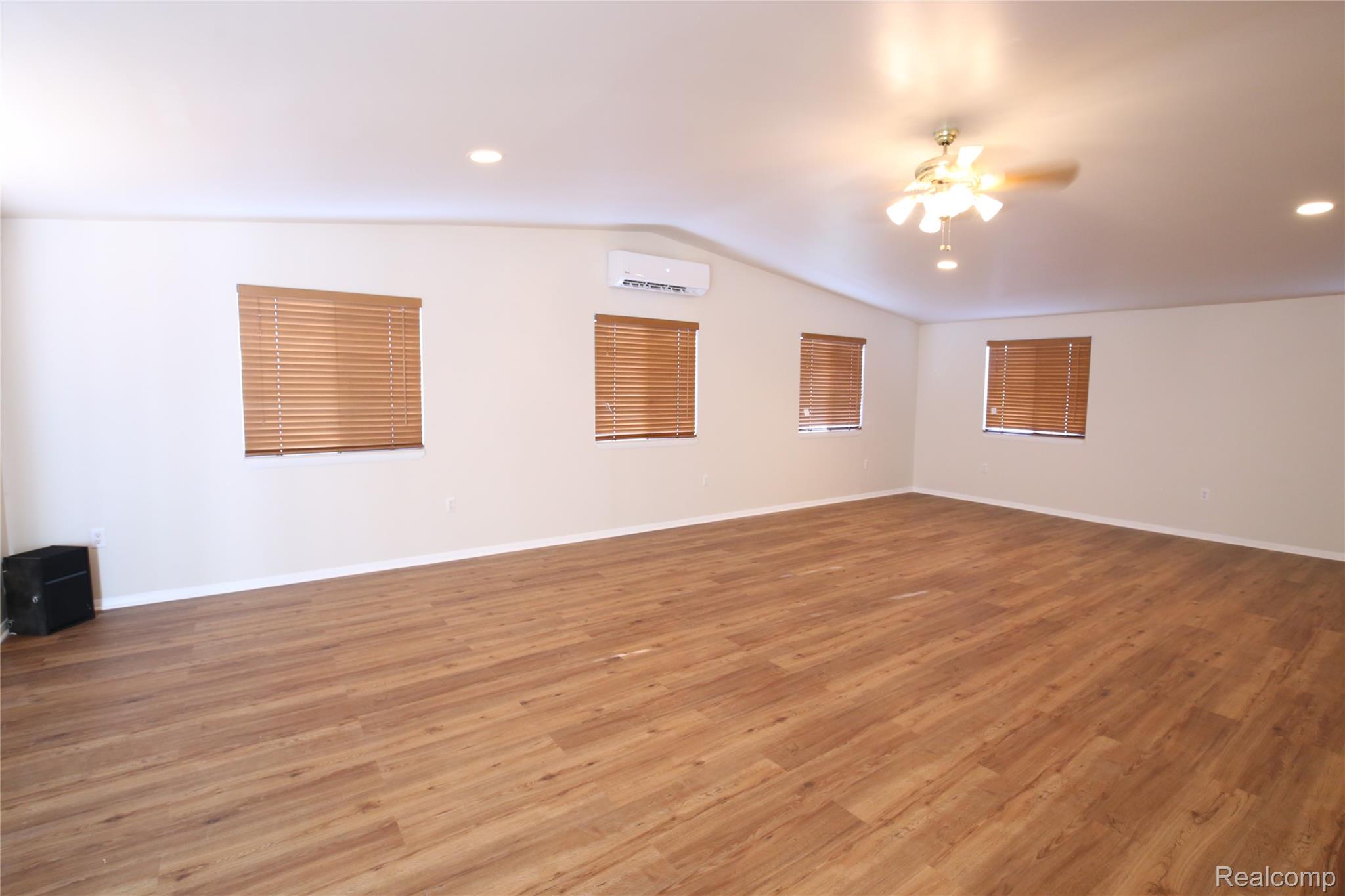 519 Berwyn Street Property Photo 31