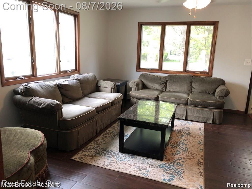 1610 South Boulevard Property Photo 2