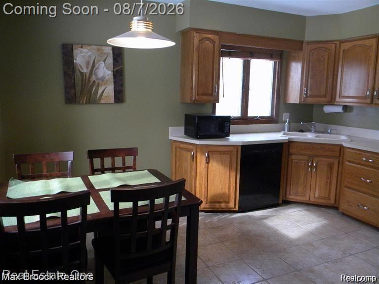 1610 South Boulevard Property Photo 6