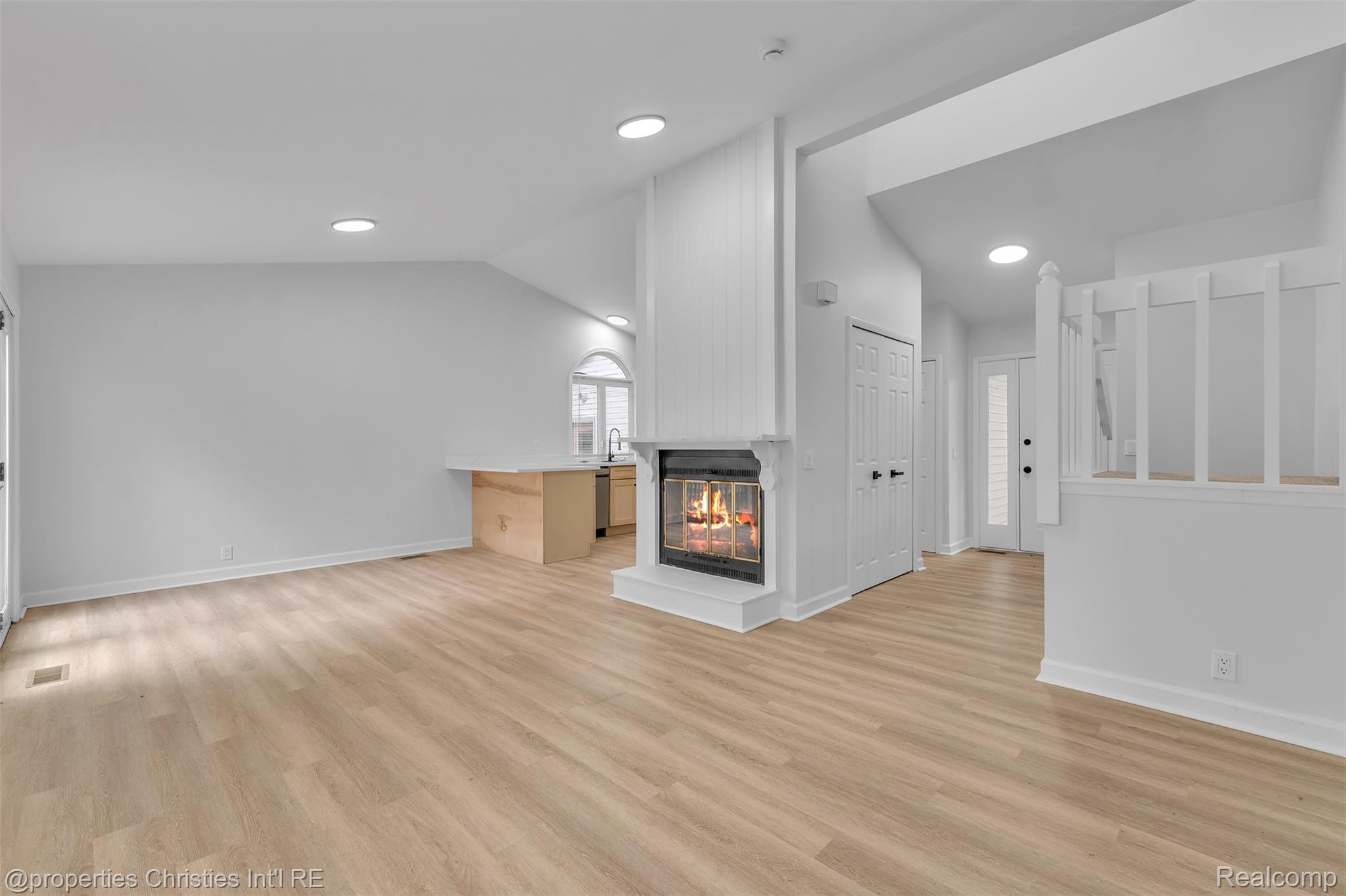 854 Estes Court Property Photo 8